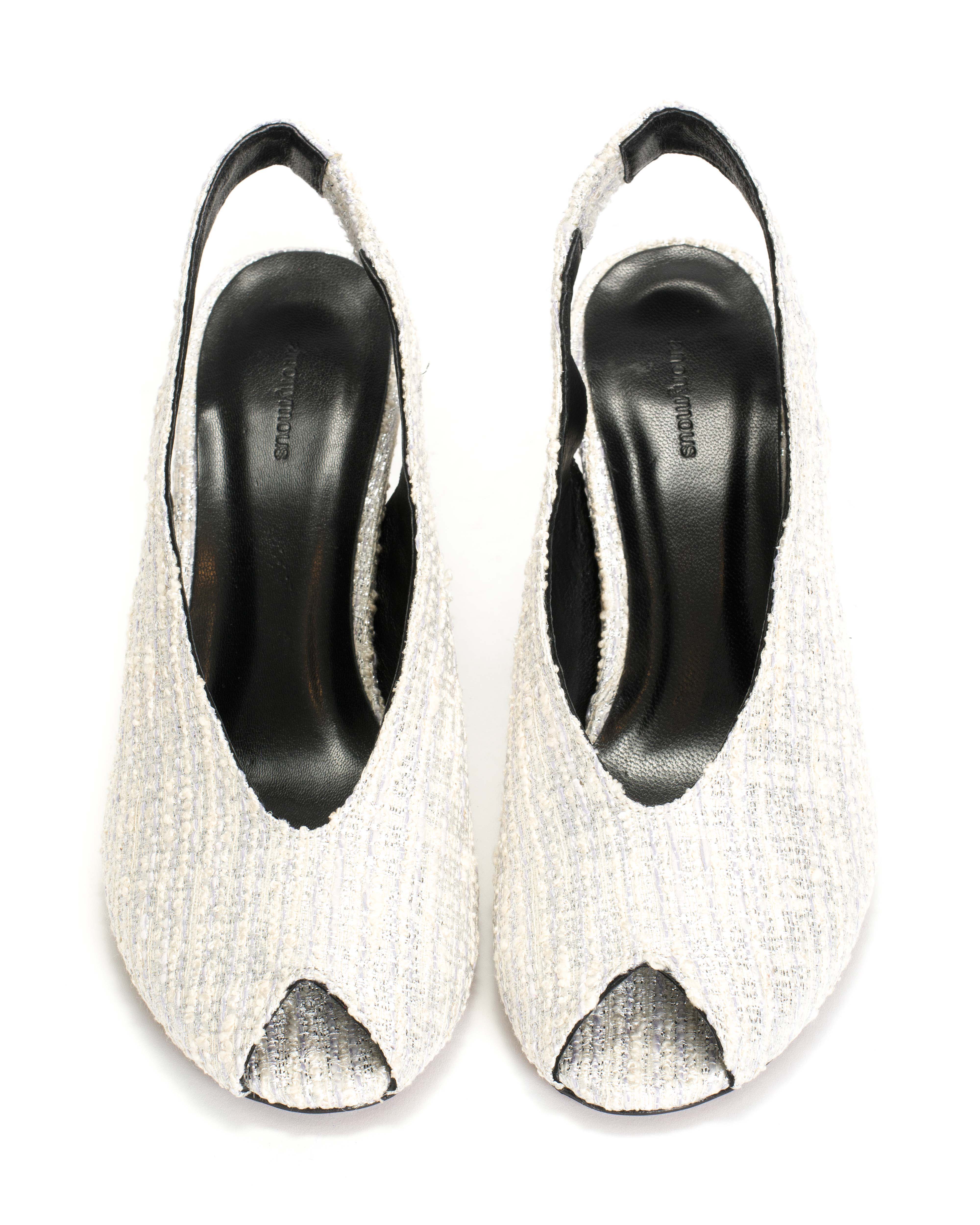 Maia Boucle & silky lamb Oyster purple & black