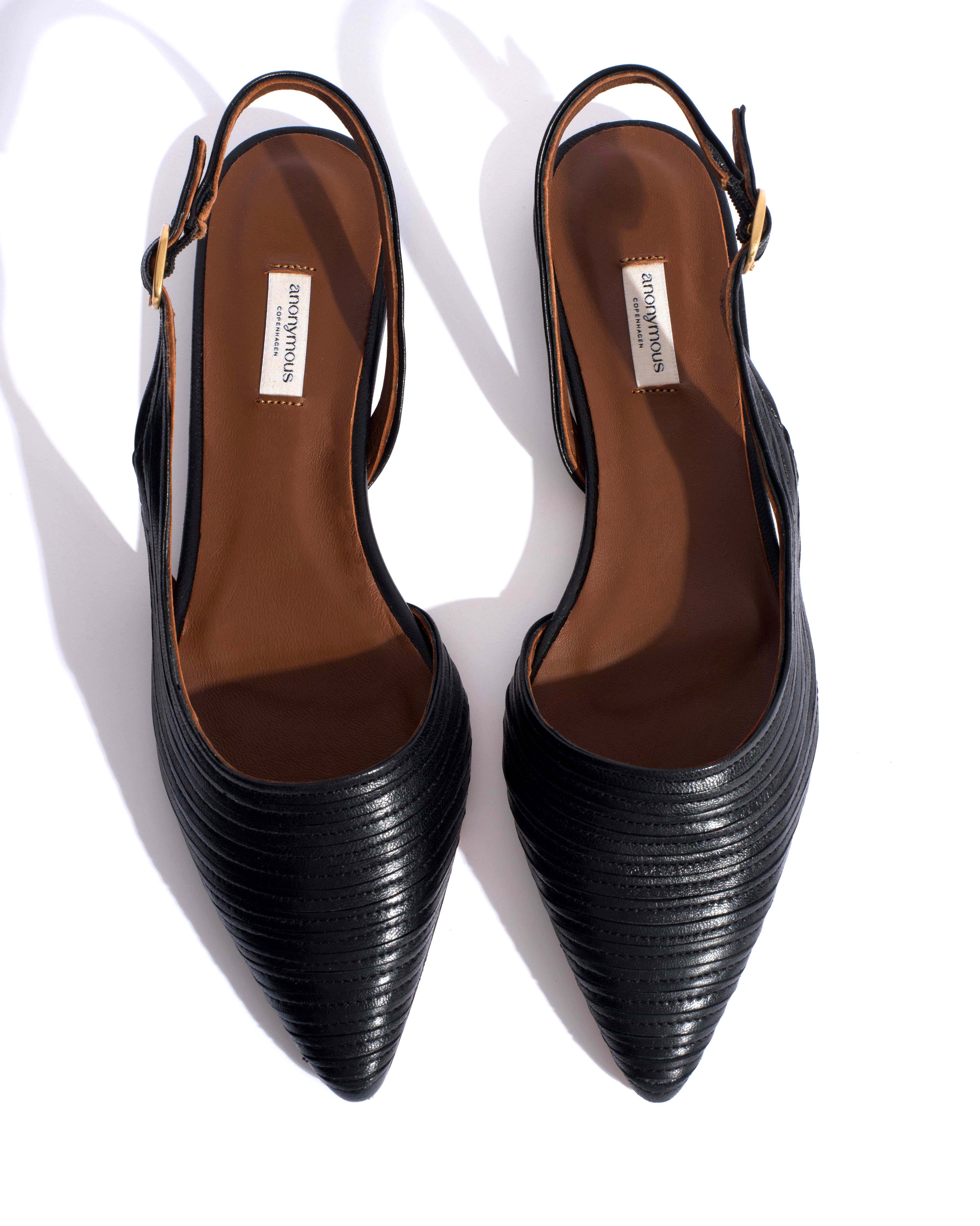 Carla 10 Shiny lamb Black