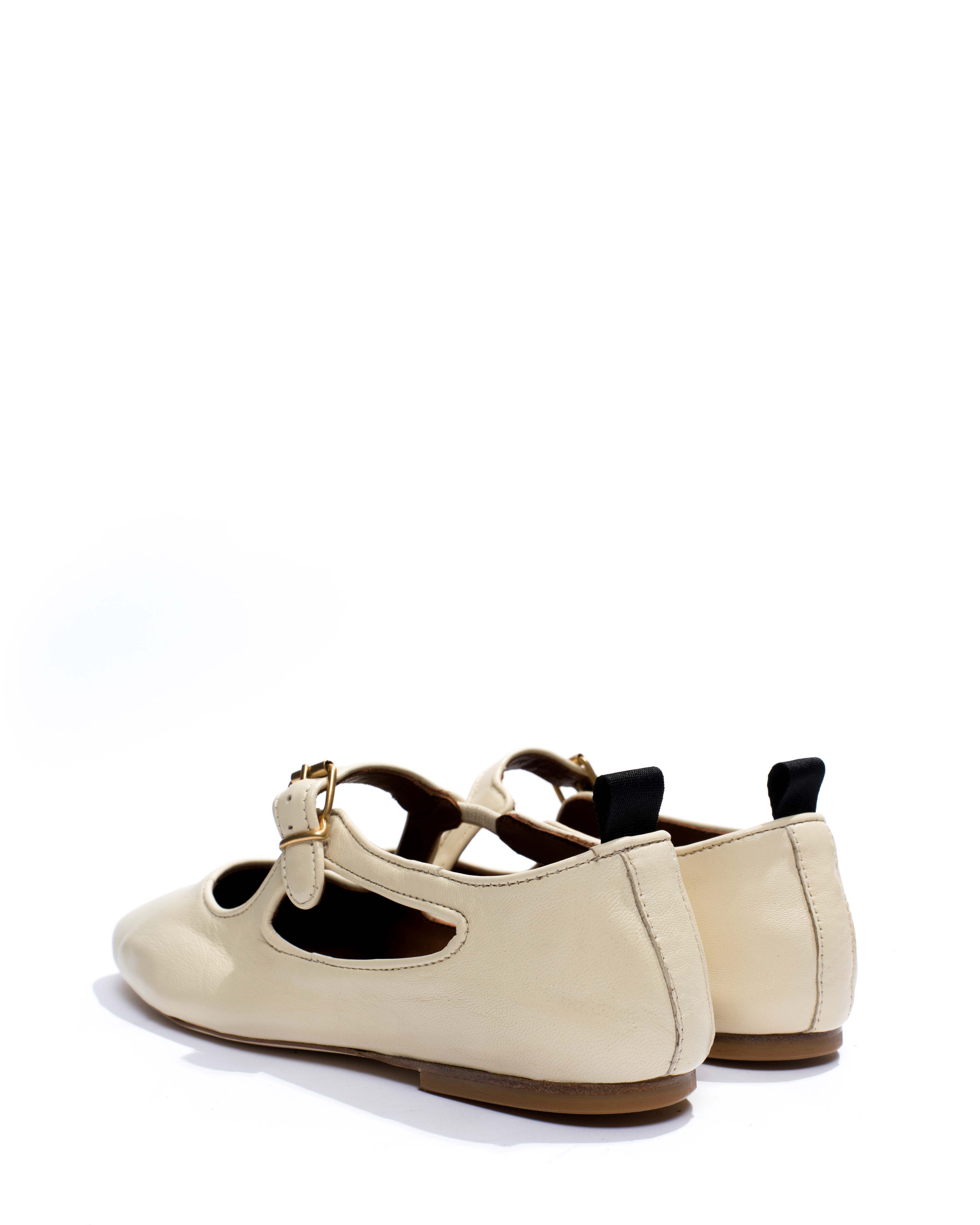 Praise Silky lamb White sand