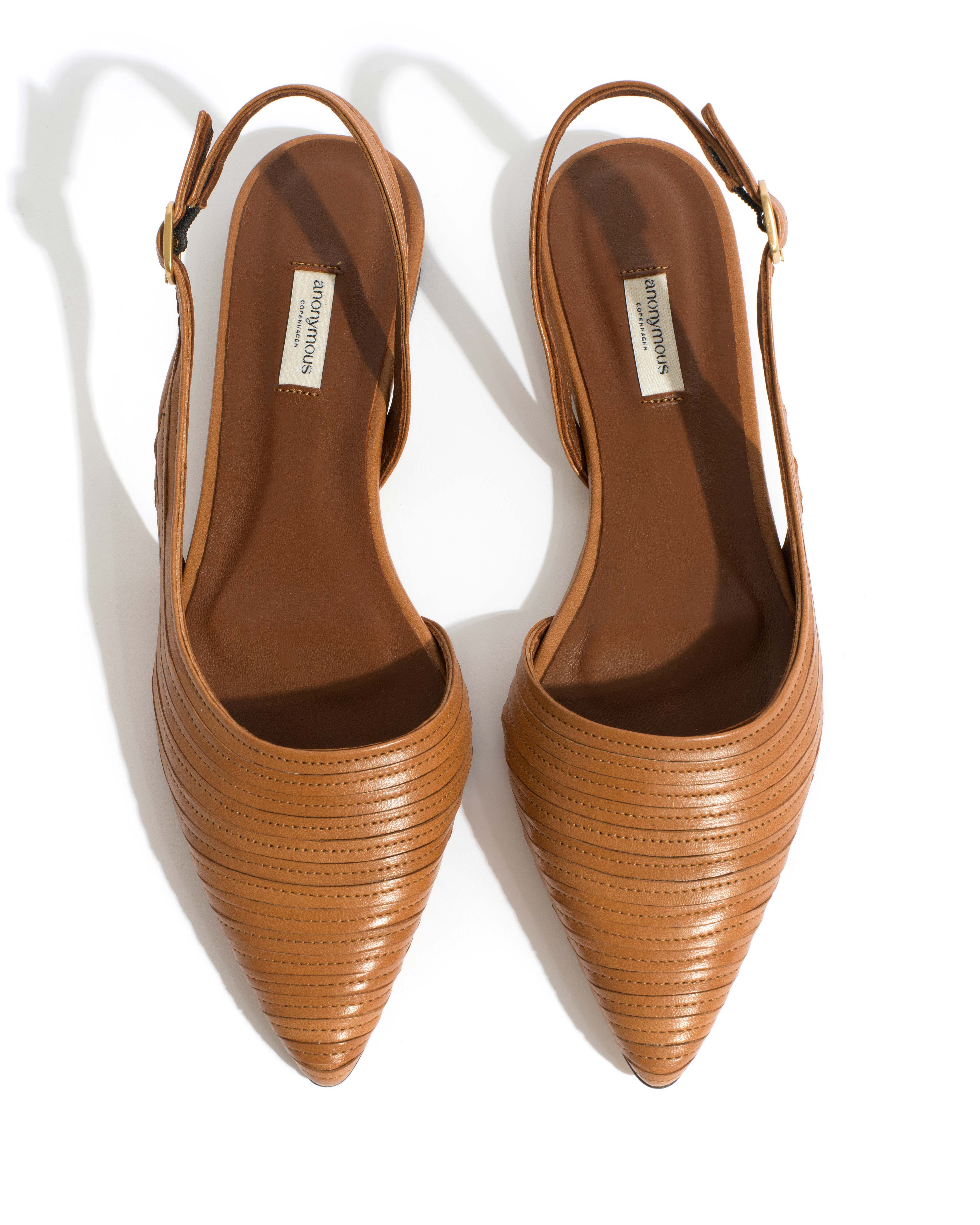 Carla 10 Shiny lamb Caramel