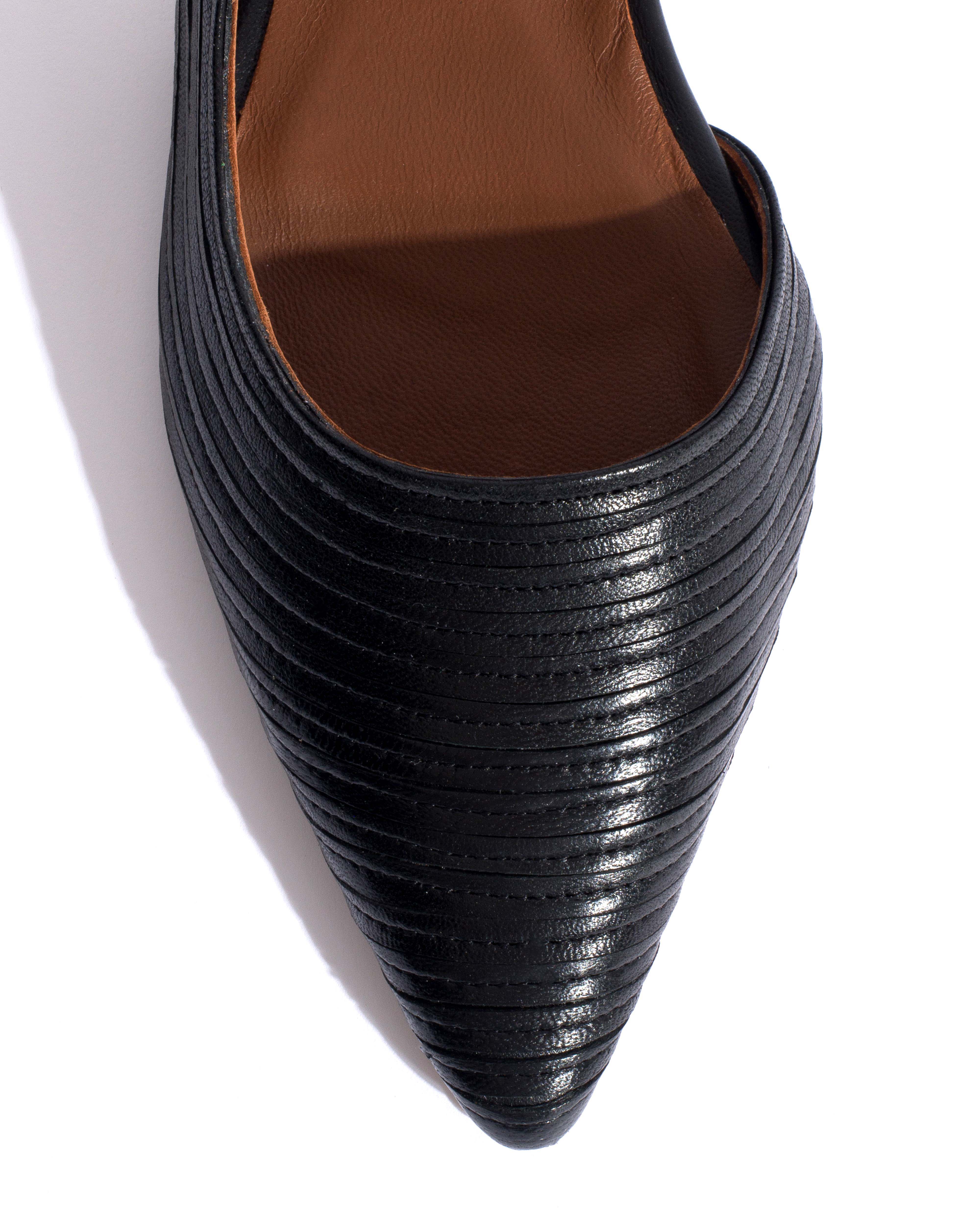 Carla 10 Shiny lamb Black