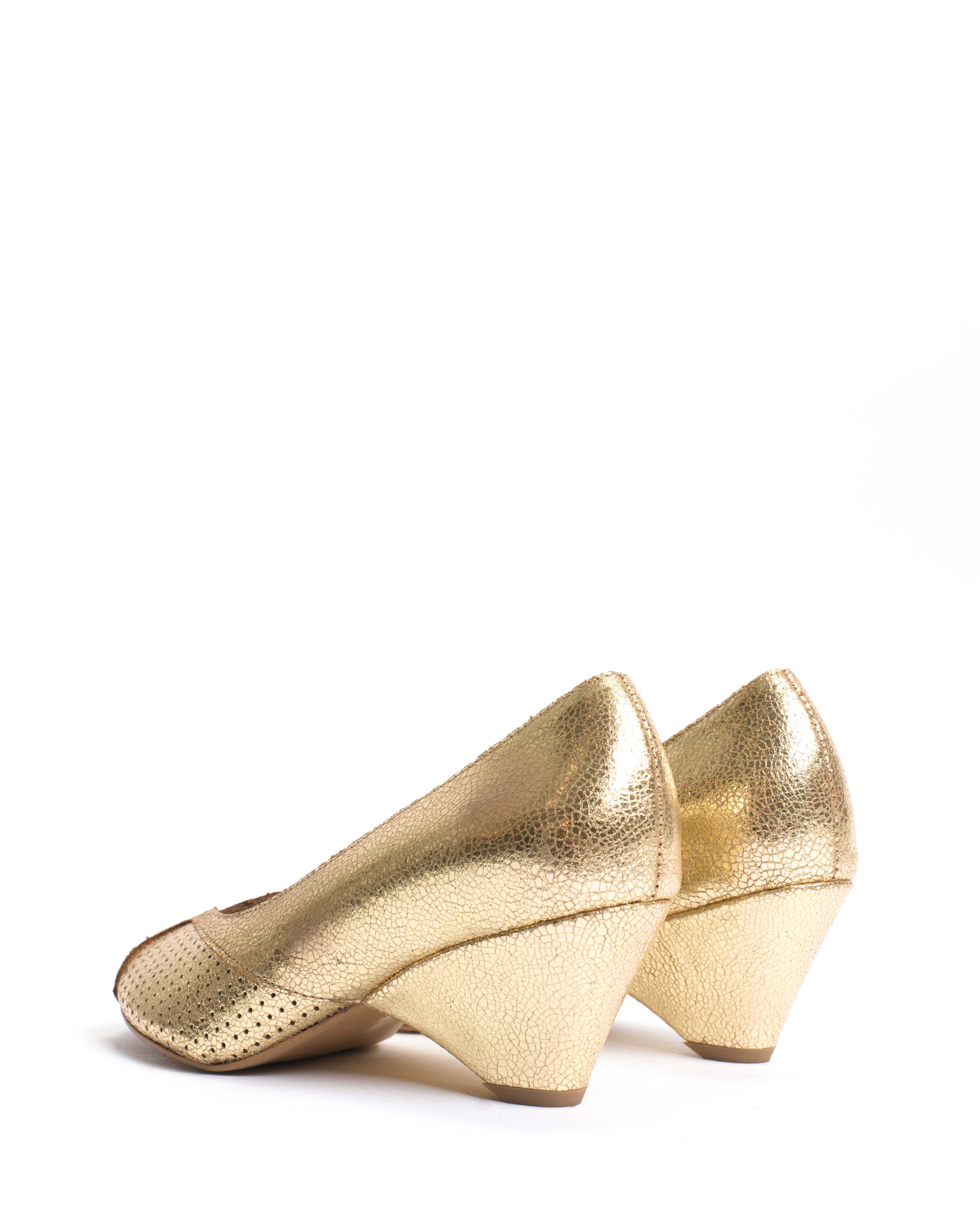 Tiffany triangle Crackled metallic goat Gold