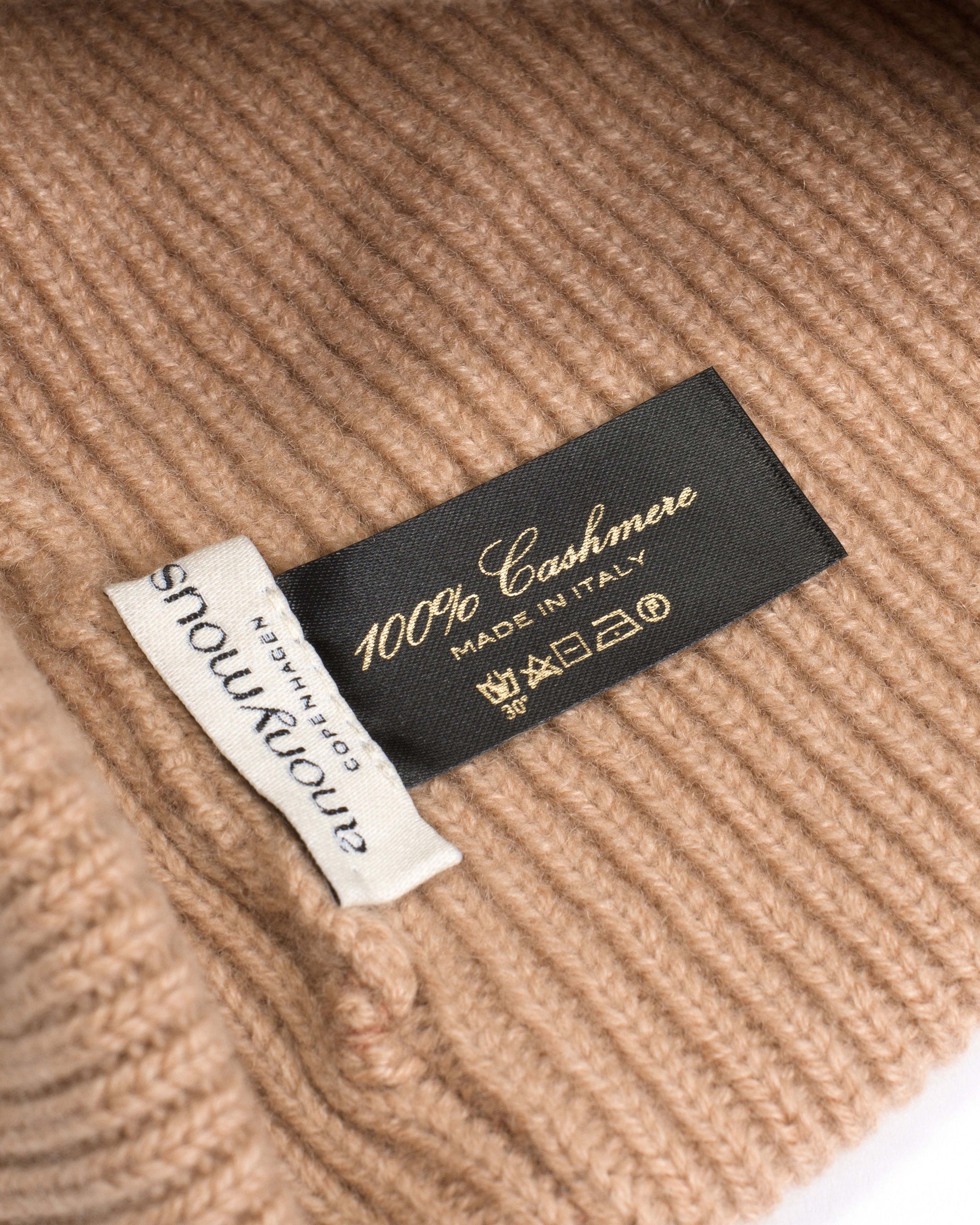 Vinni beanie 100% cashmere Caramel - Anonymous Copenhagen