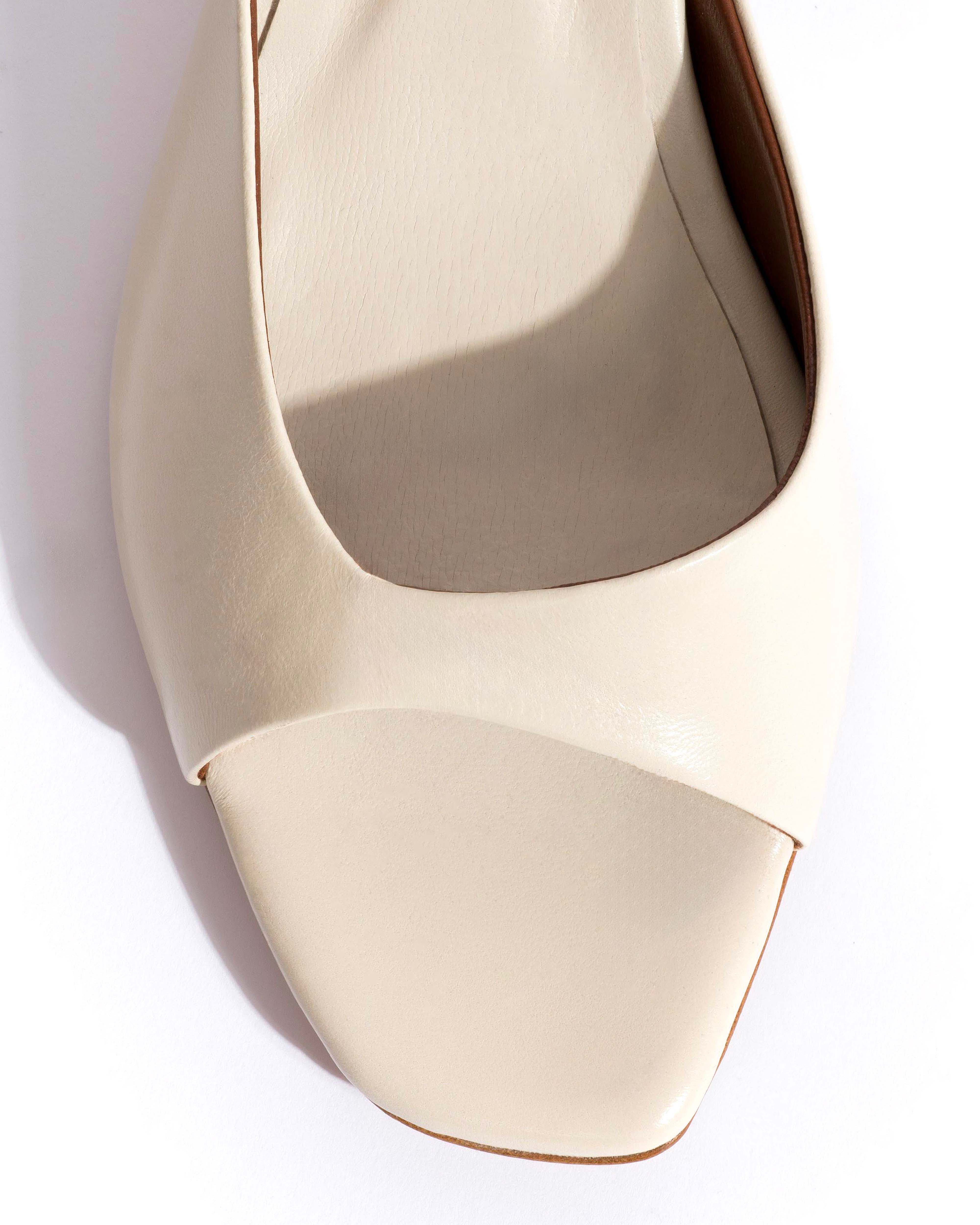 Mazy 55 Shiny lamb White sand