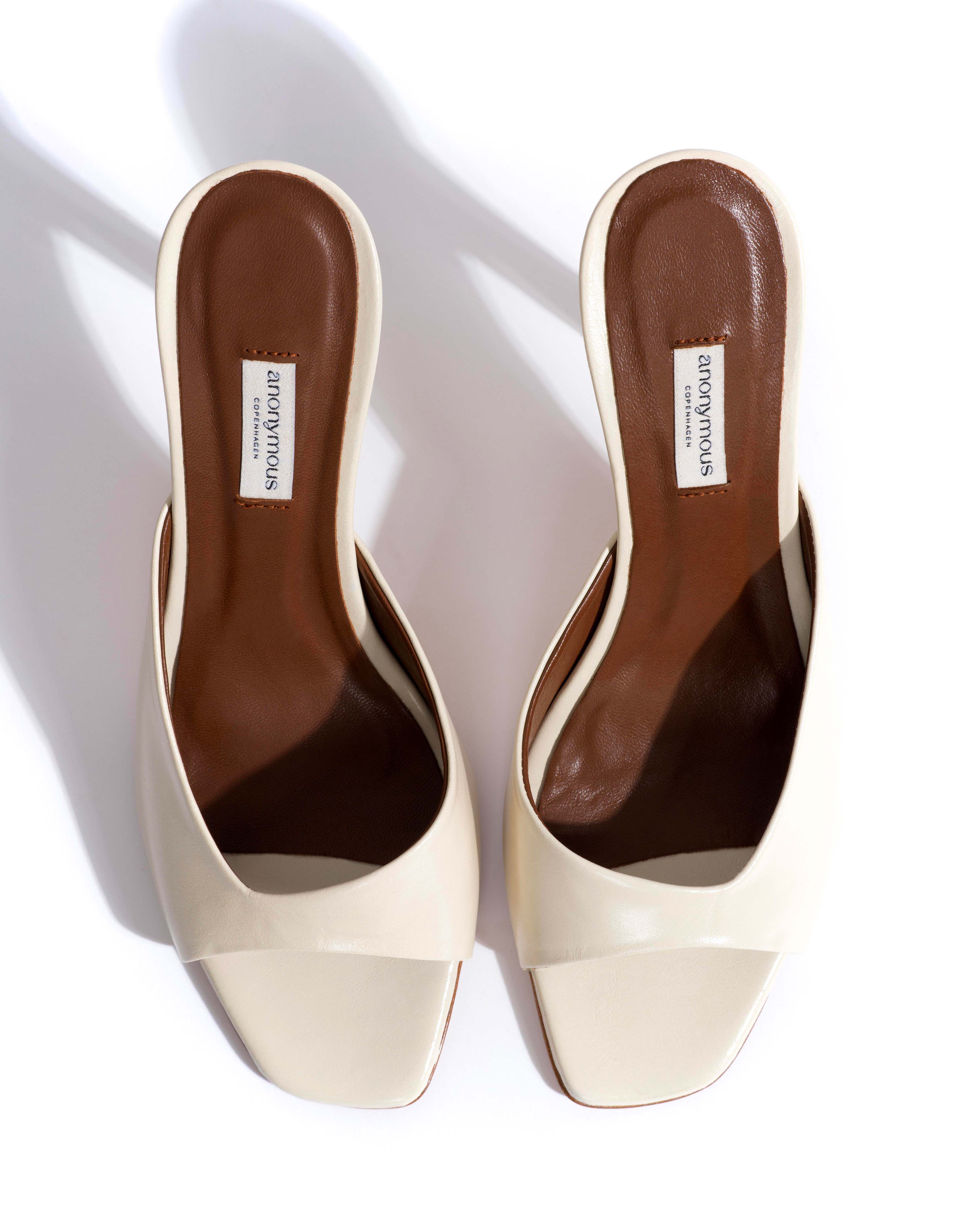 Mazy 100 Crinkled polished goat White sand