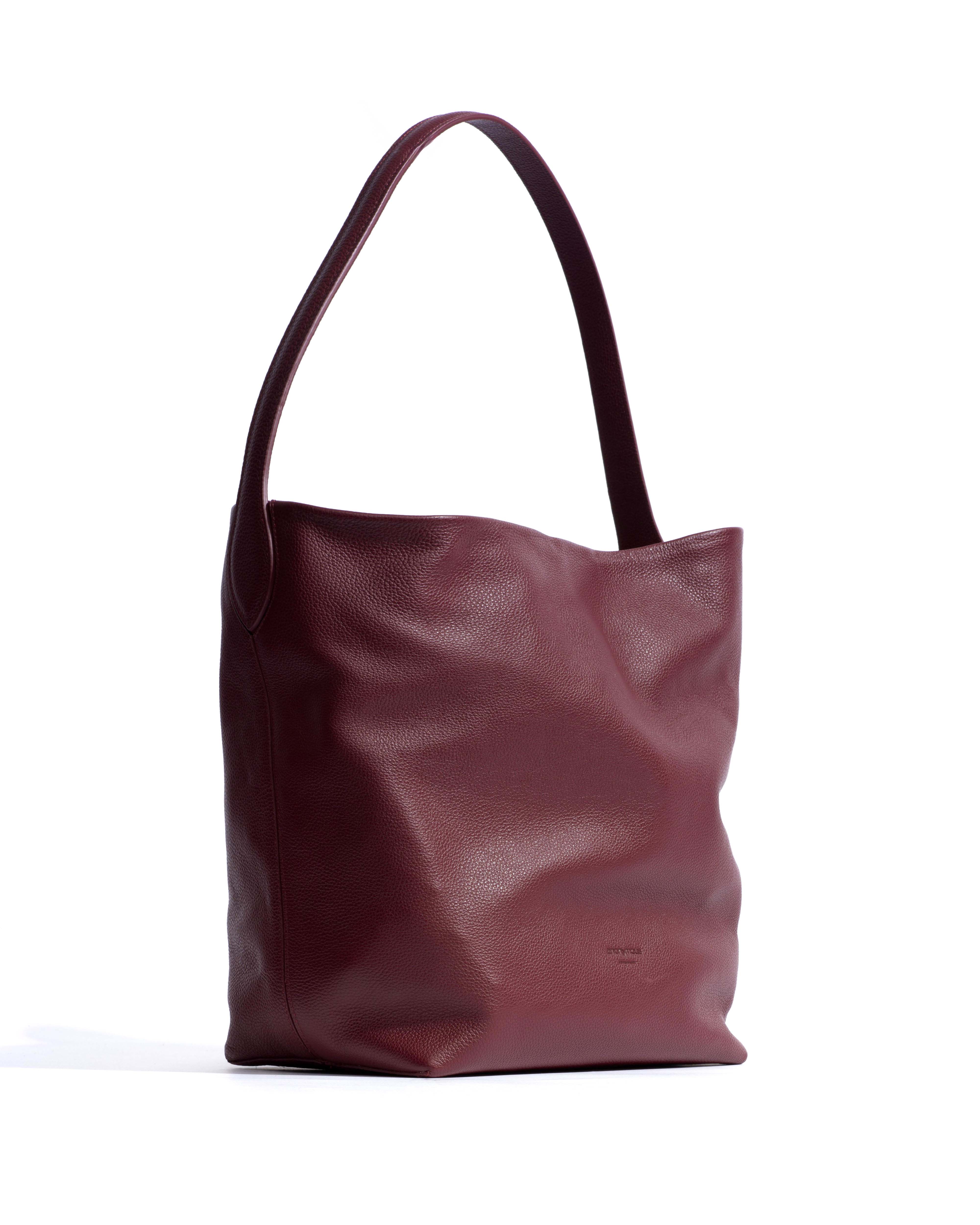 Versa slouchy everyday bag Pebbled soft calf Pomegranate