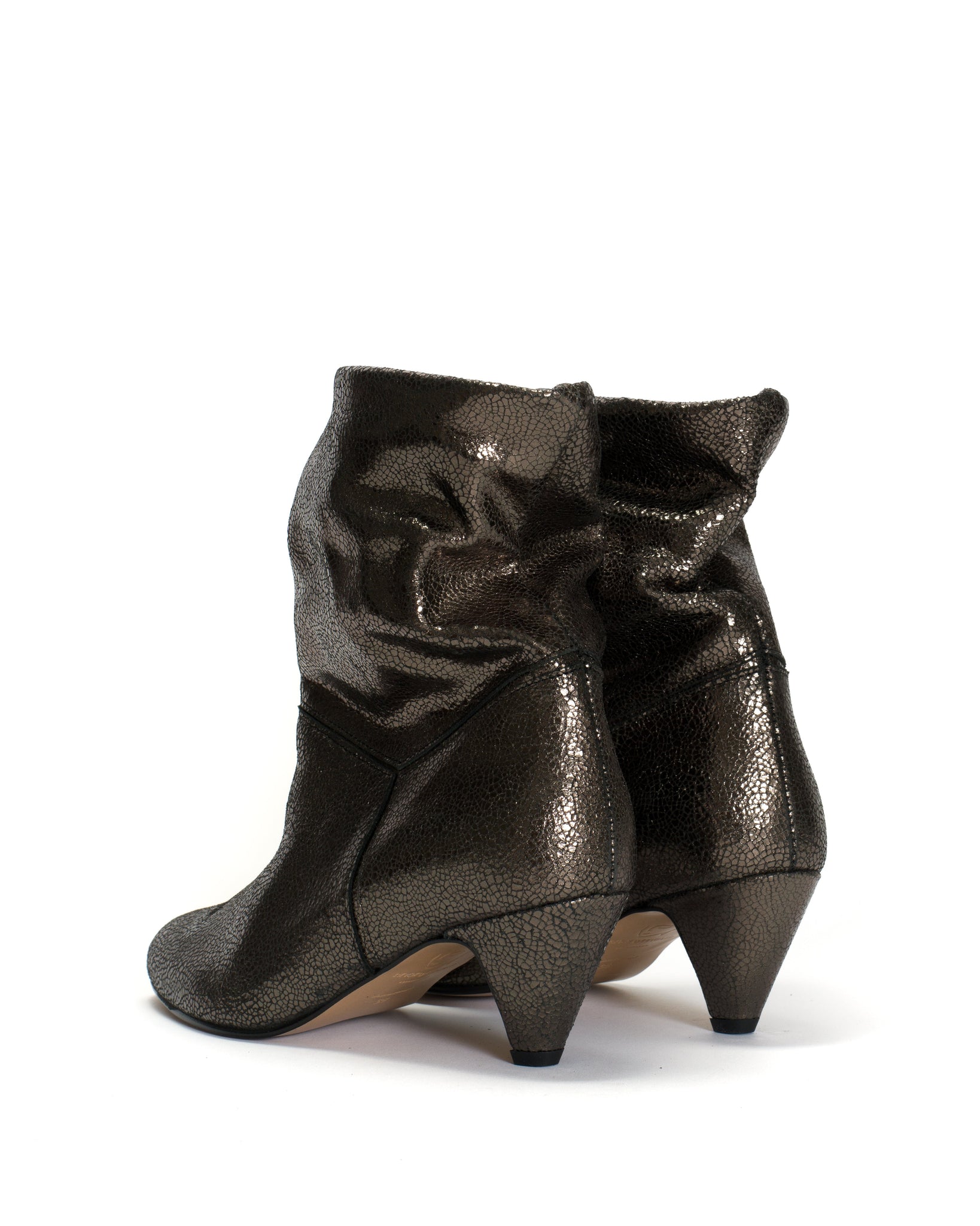 Jassi 50 stiletto Crackled metallic goat Platinum - Anonymous Copenhagen