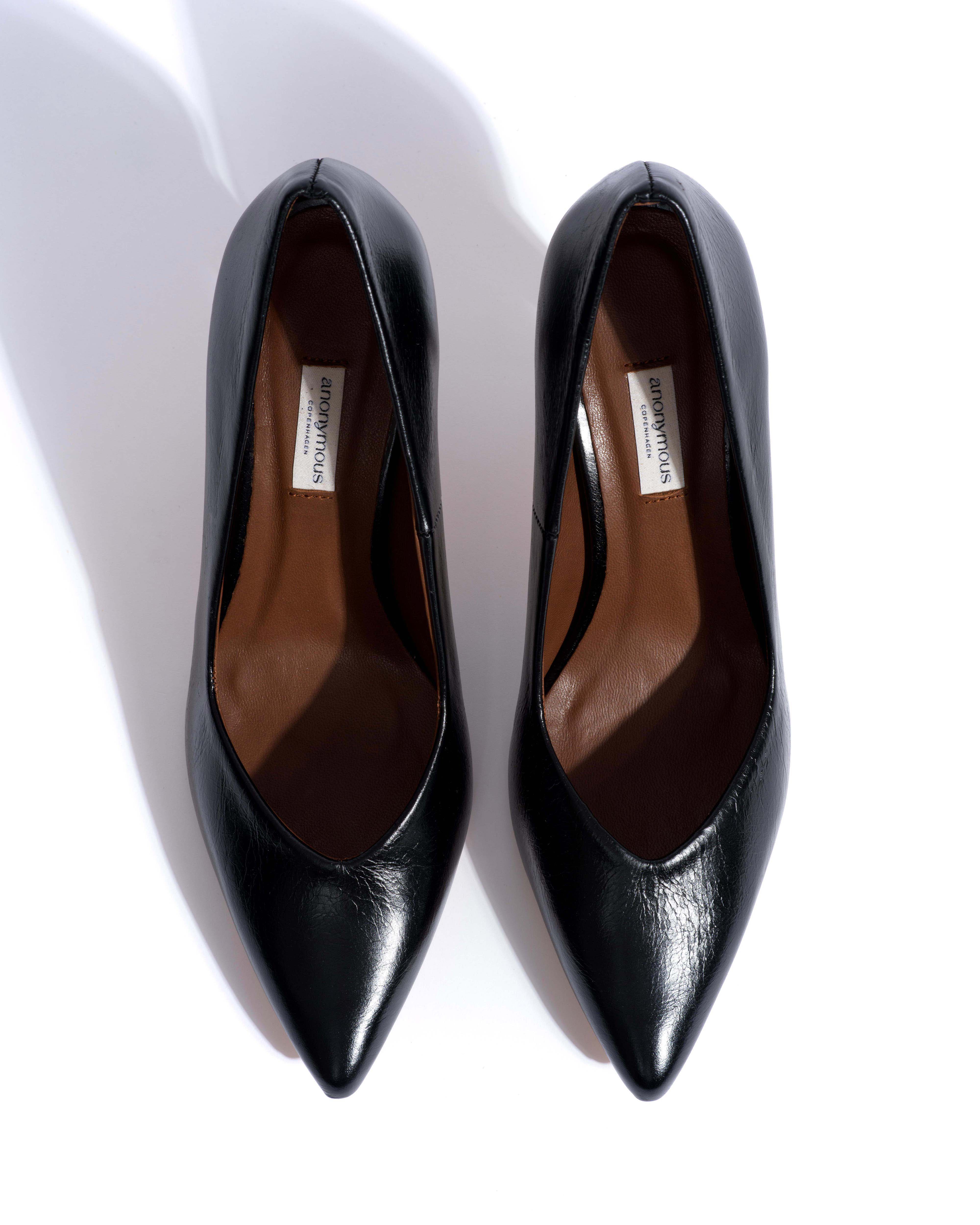 Trini 75 Crinkled polished goat Black