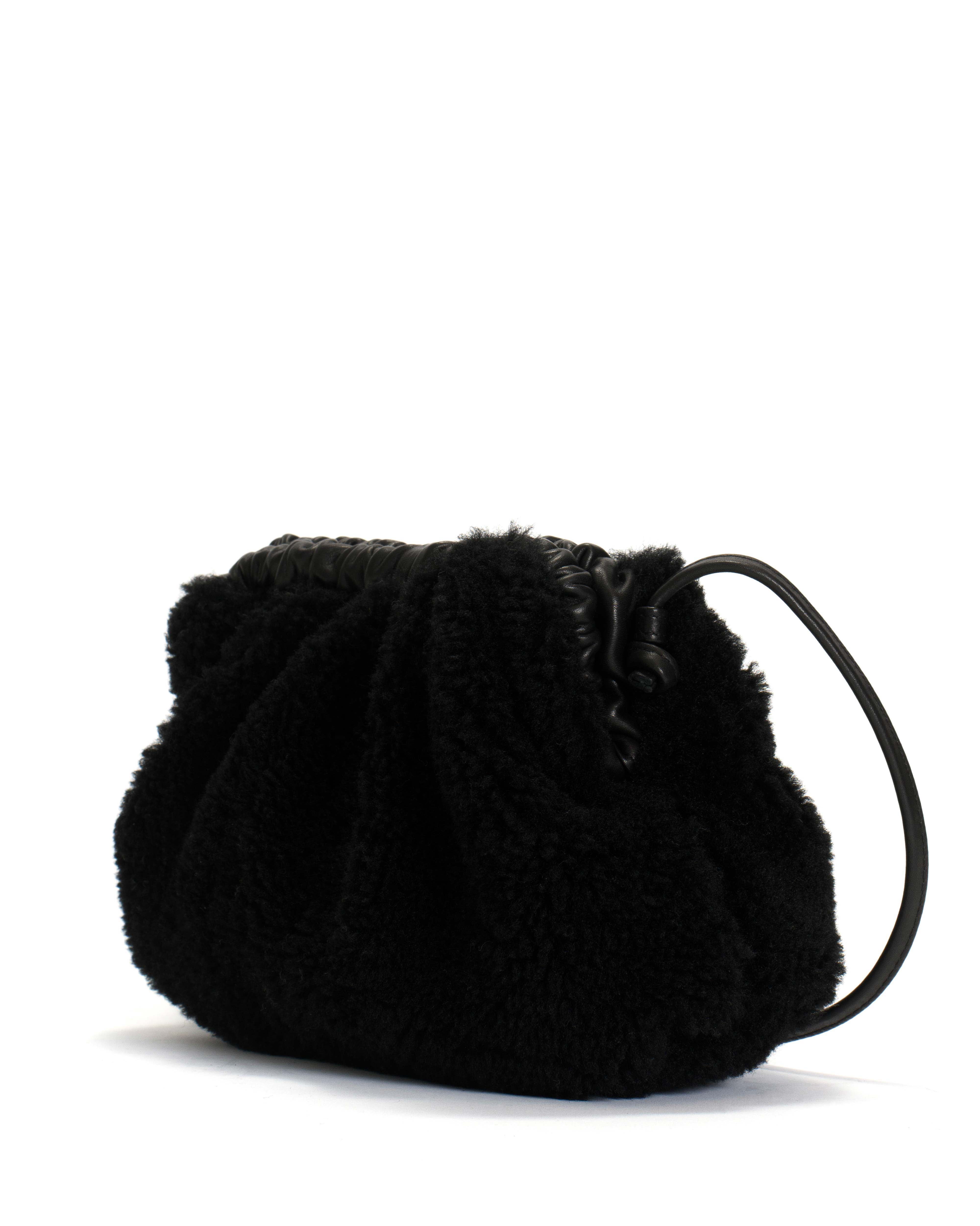 Hally petite cloud bag Lamb shearling & shiny lamb Black