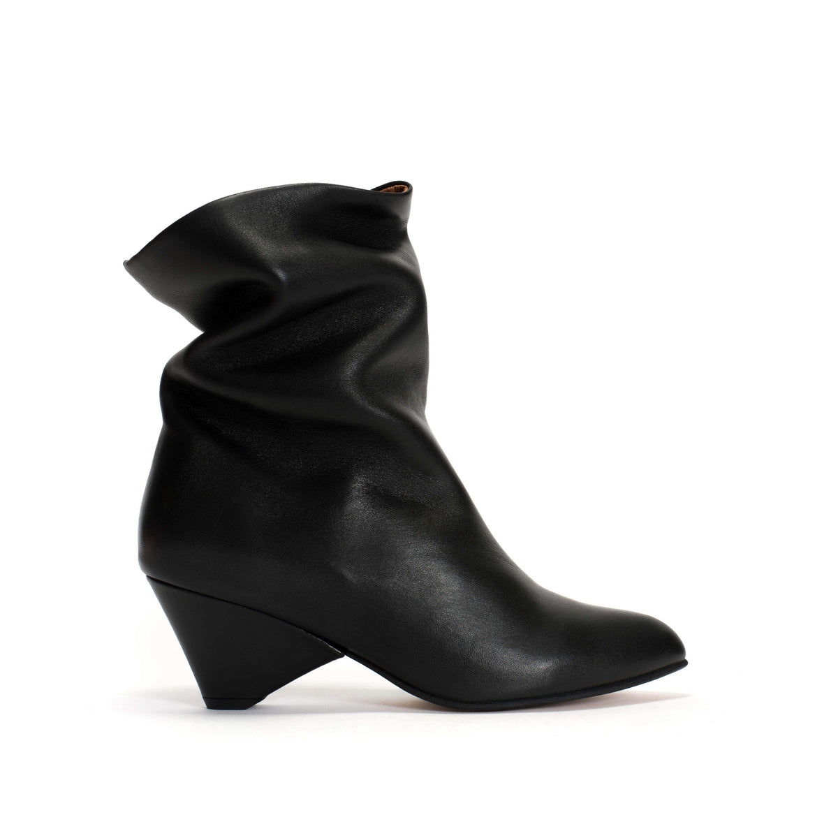 Vully 50 triangle Soft calf Black