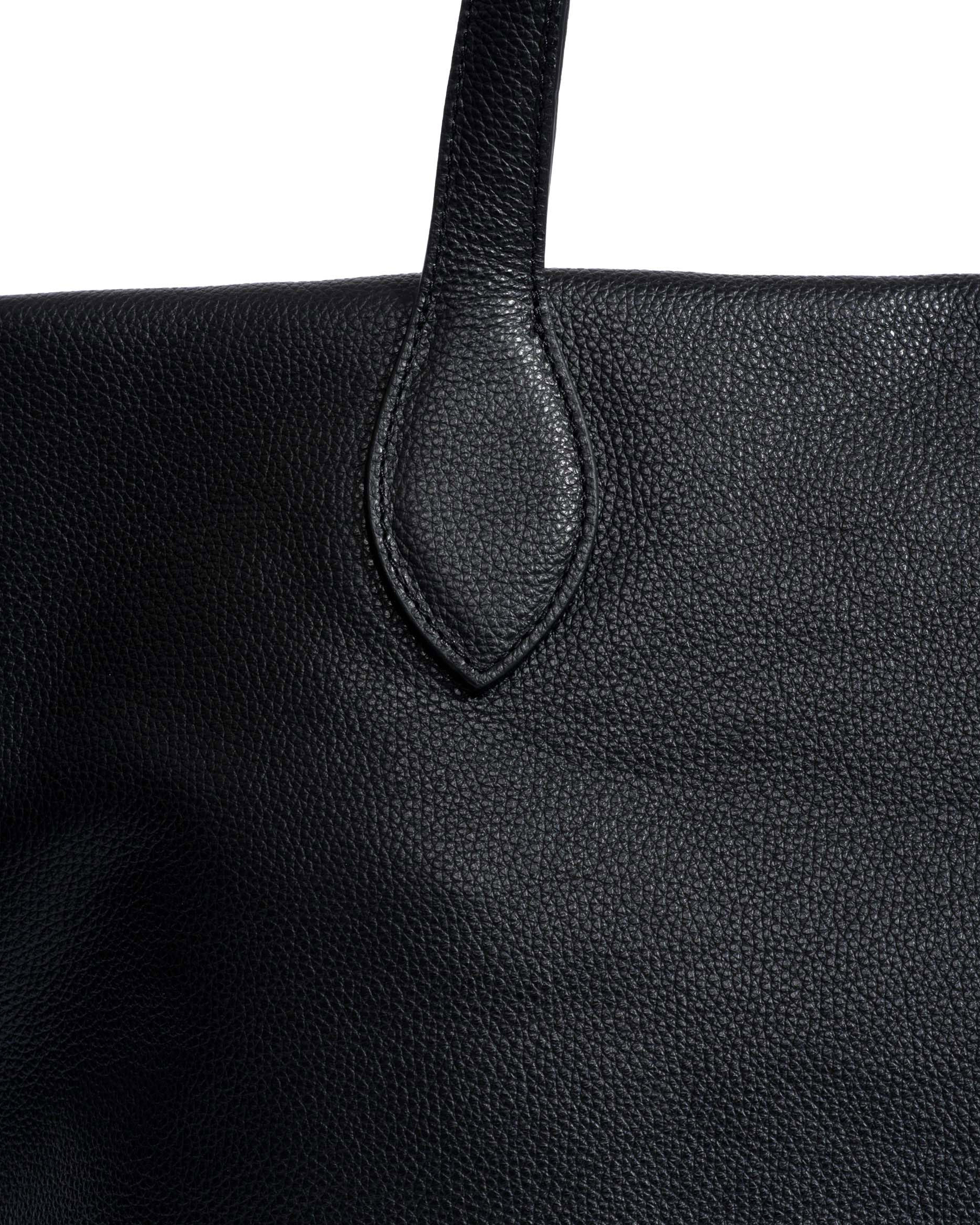 Arya everyday carryall Pebbled soft calf Black