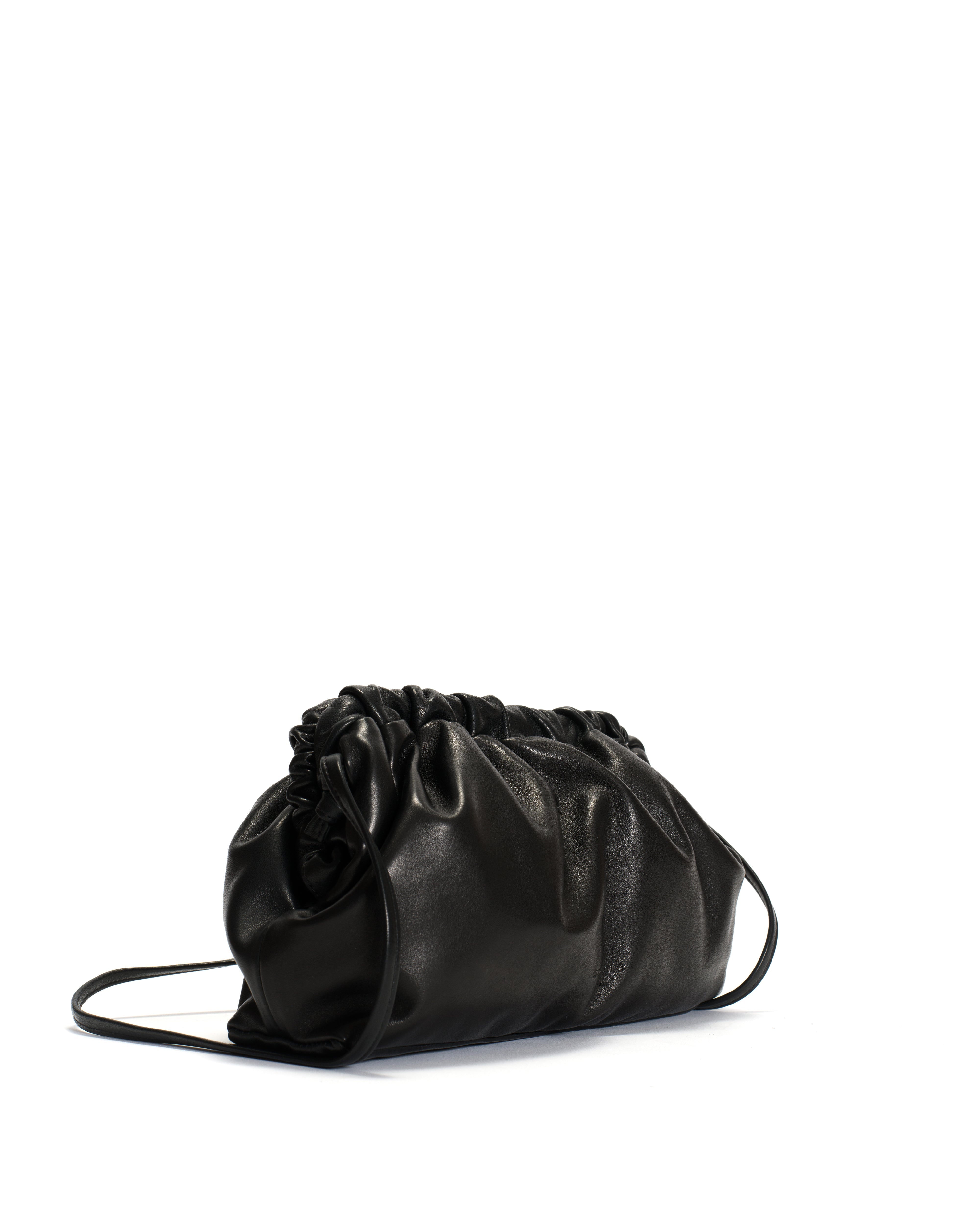 Hally grand cloud bag Shiny lamb Black