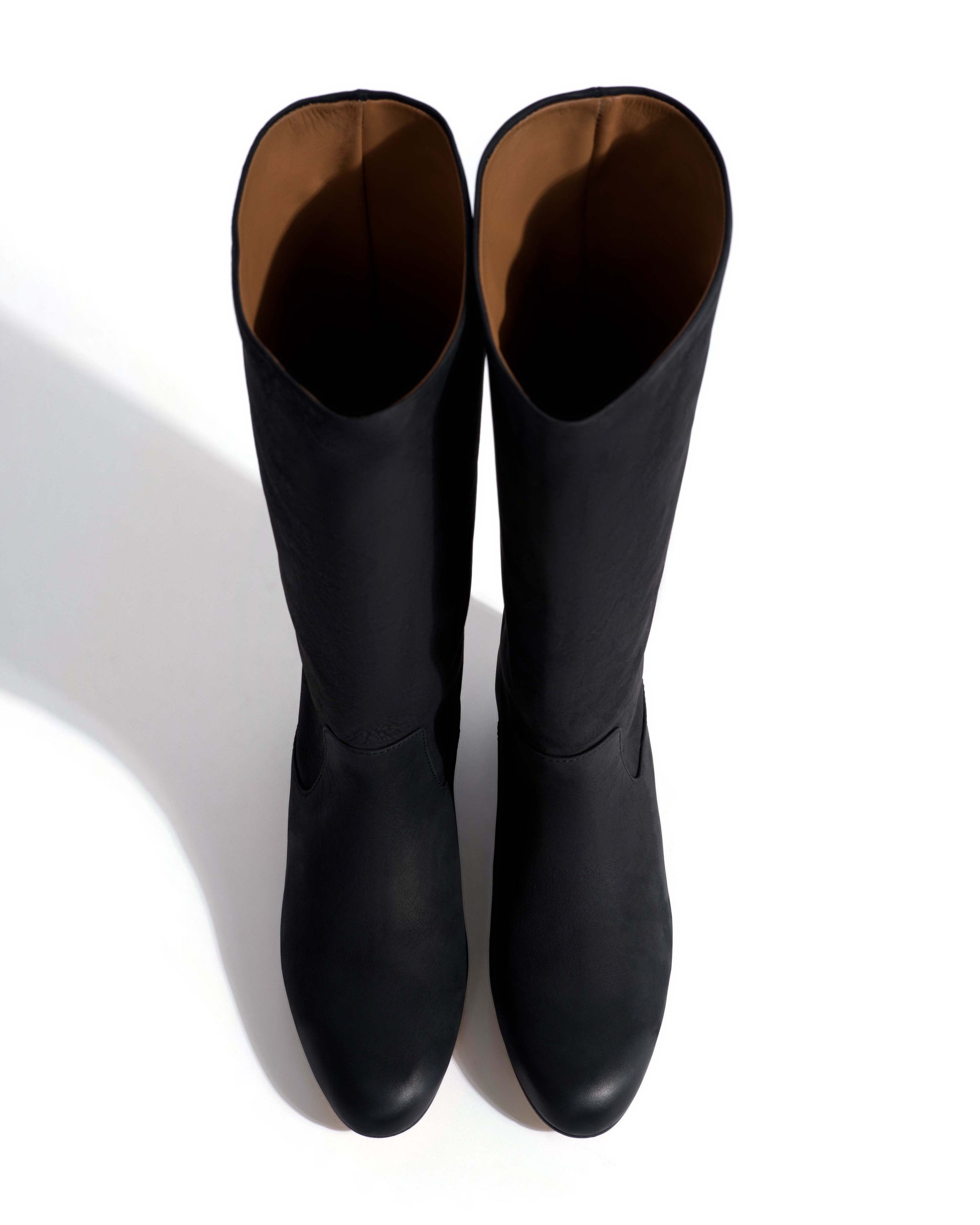 Trina 25 Soft nubuck calf Black