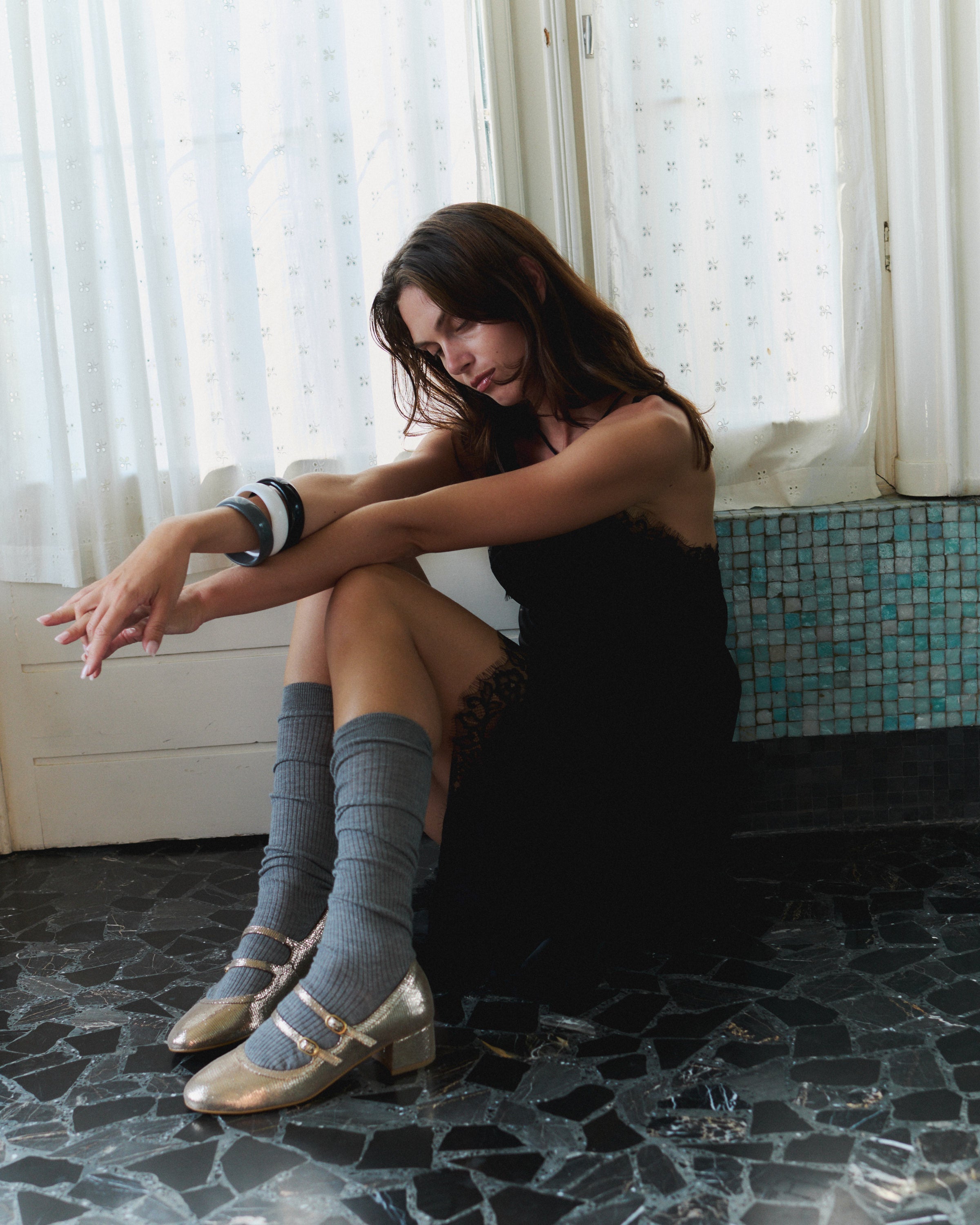 Ines knee-high silk cashmere socks 30% silk 70% cashmere Shark grey