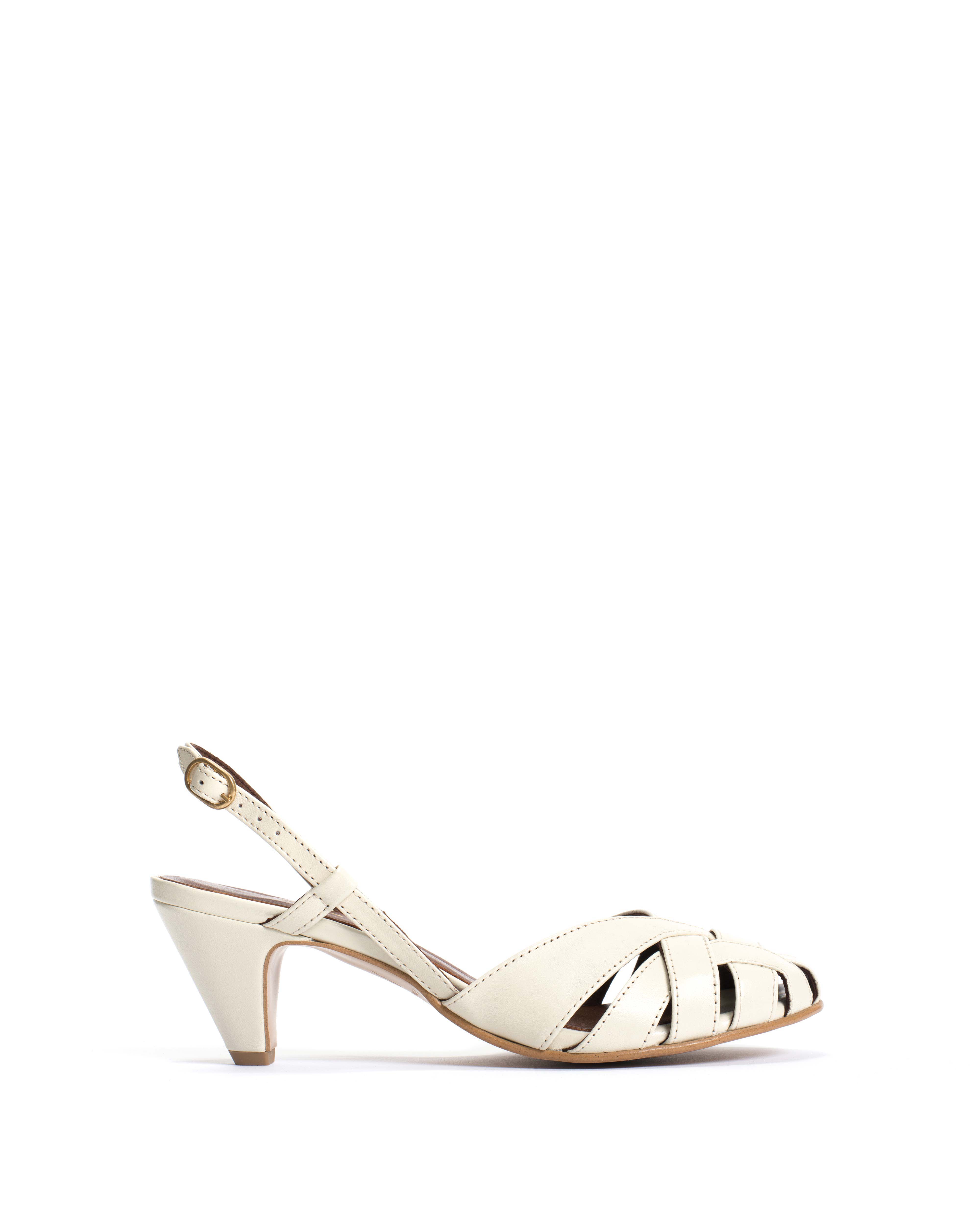 Banie 50 stiletto Shiny lamb White sand