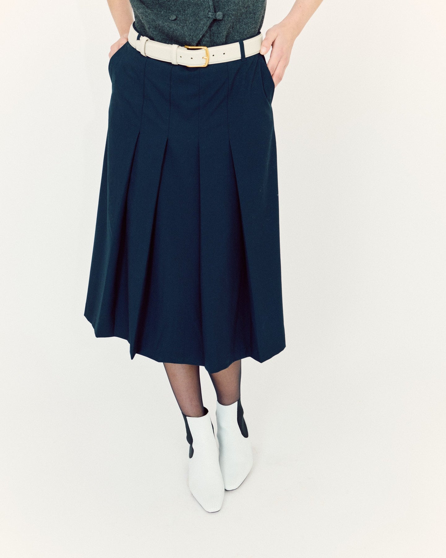 Gaby boots with elastic in white cow leather with snake embossed print