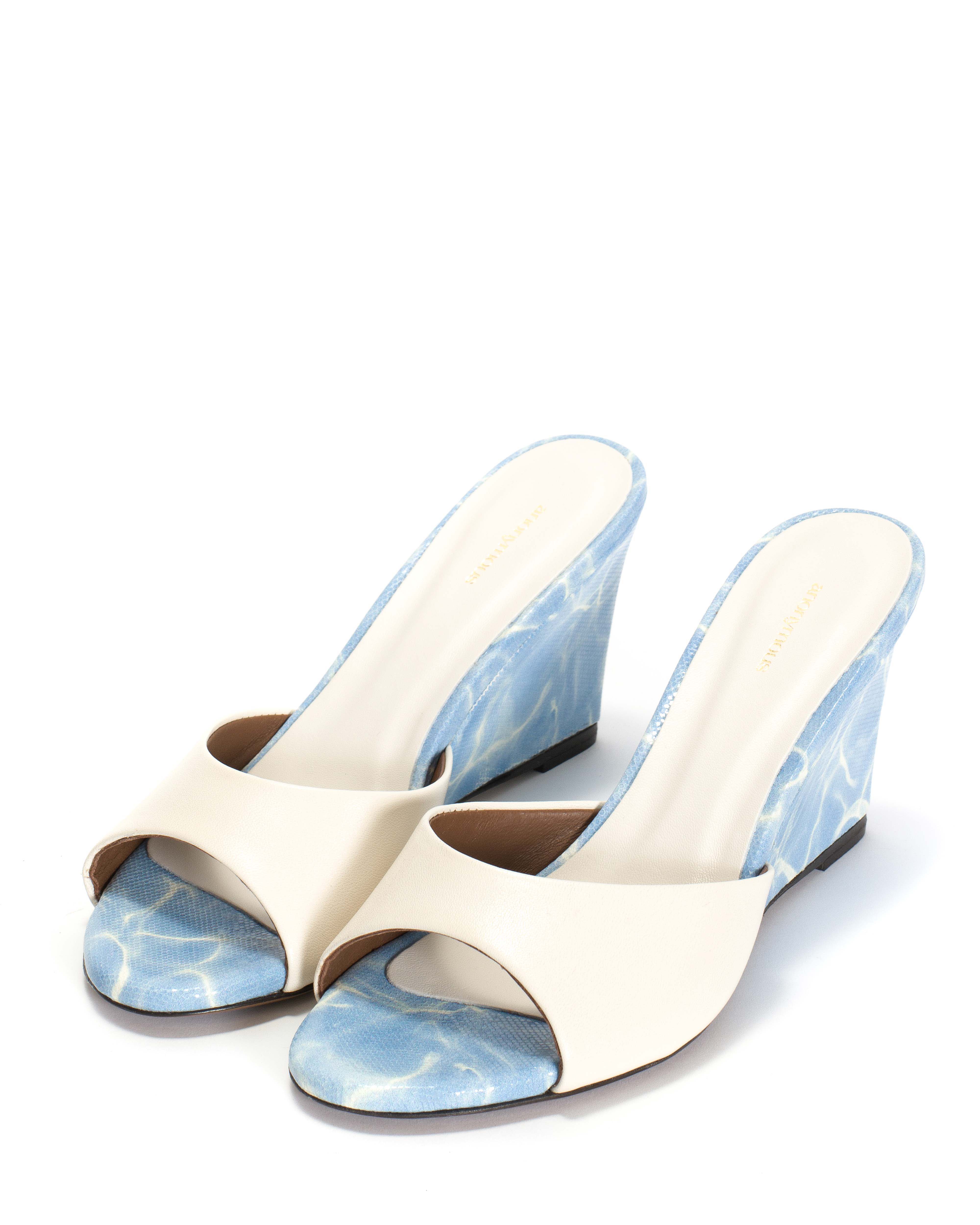 Gwen 75 wedge Shiny lamb & dual color Milk white & pool blue