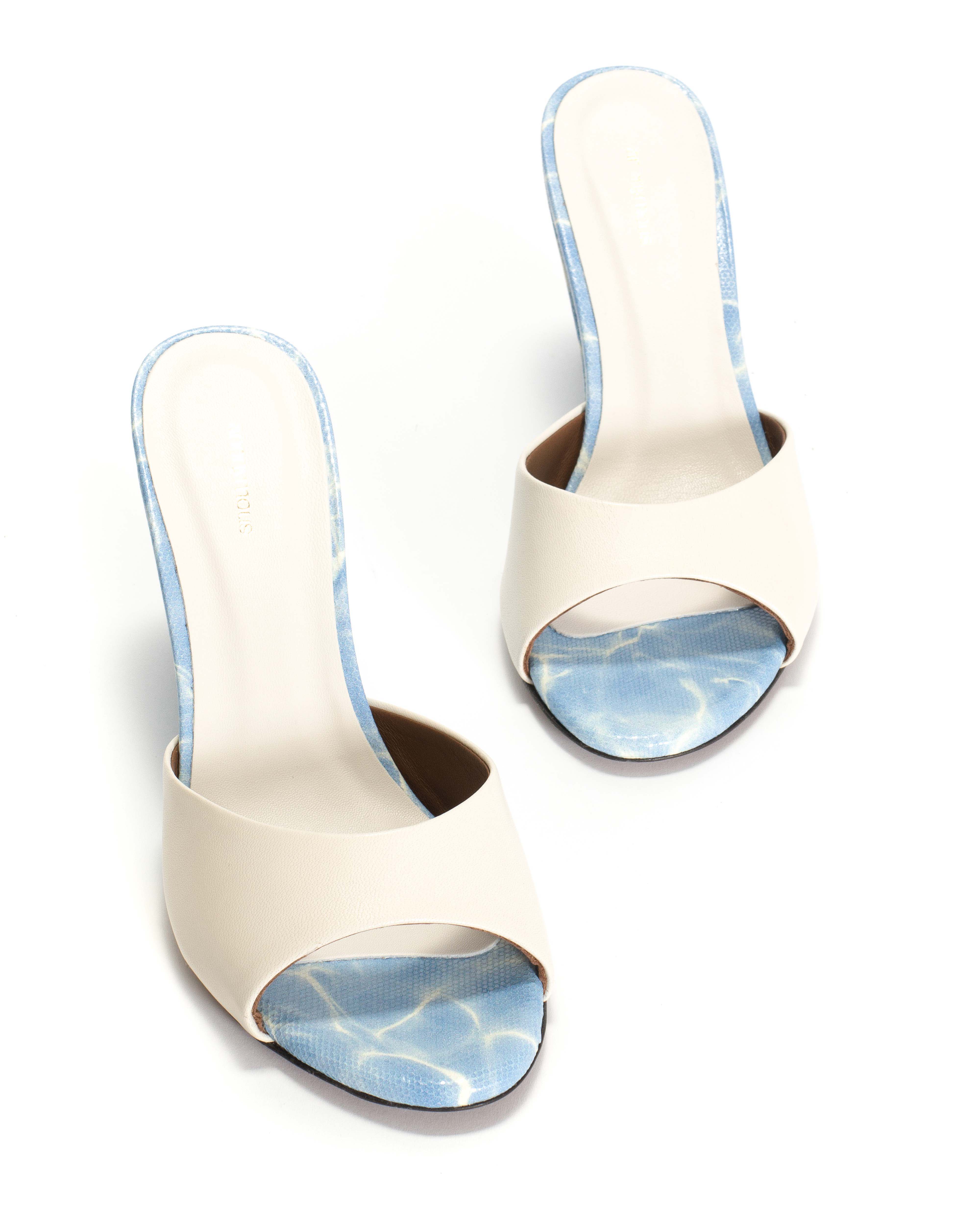 Gwen 75 wedge Shiny lamb & dual color Milk white & pool blue