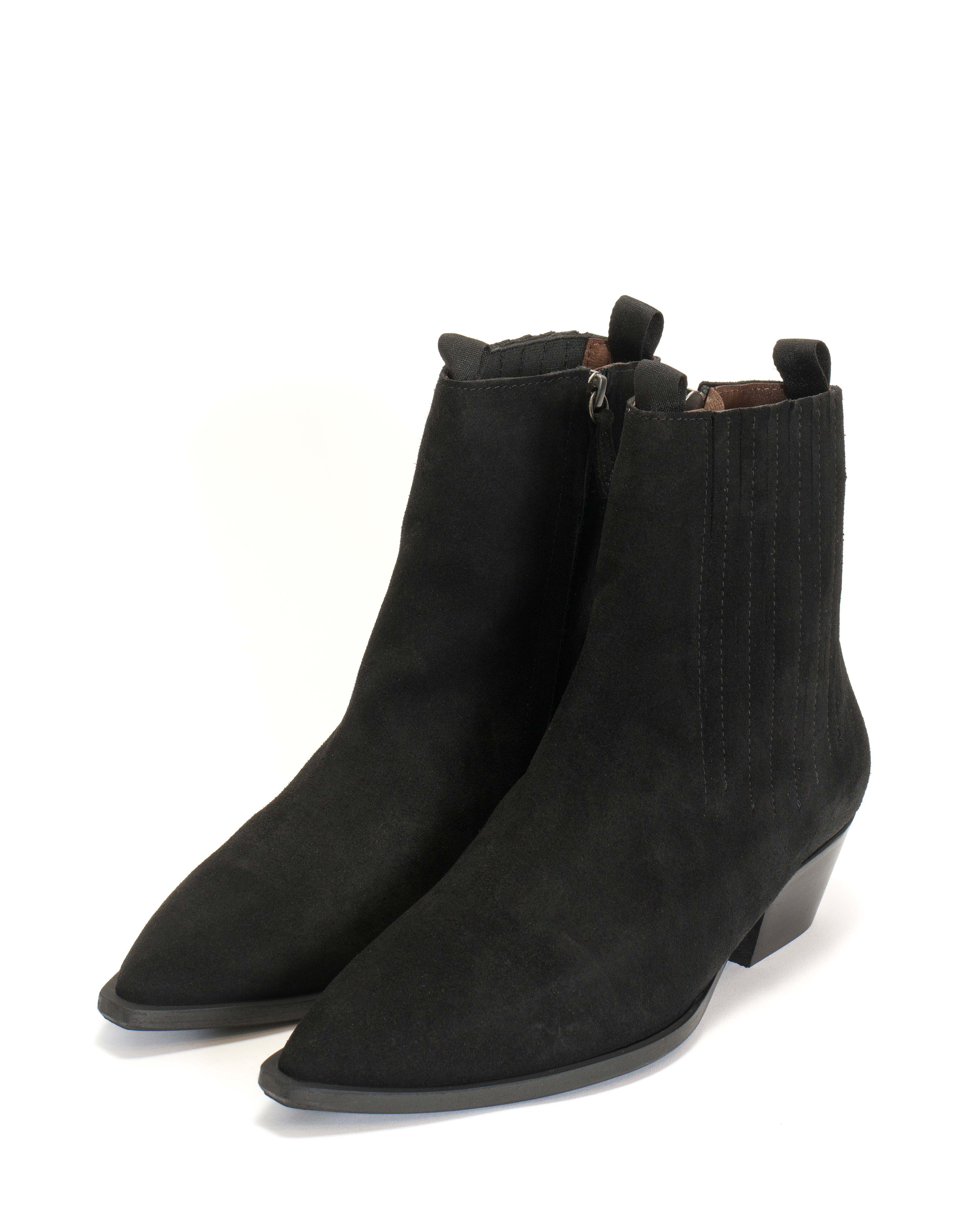 Hachi Calf suede Black
