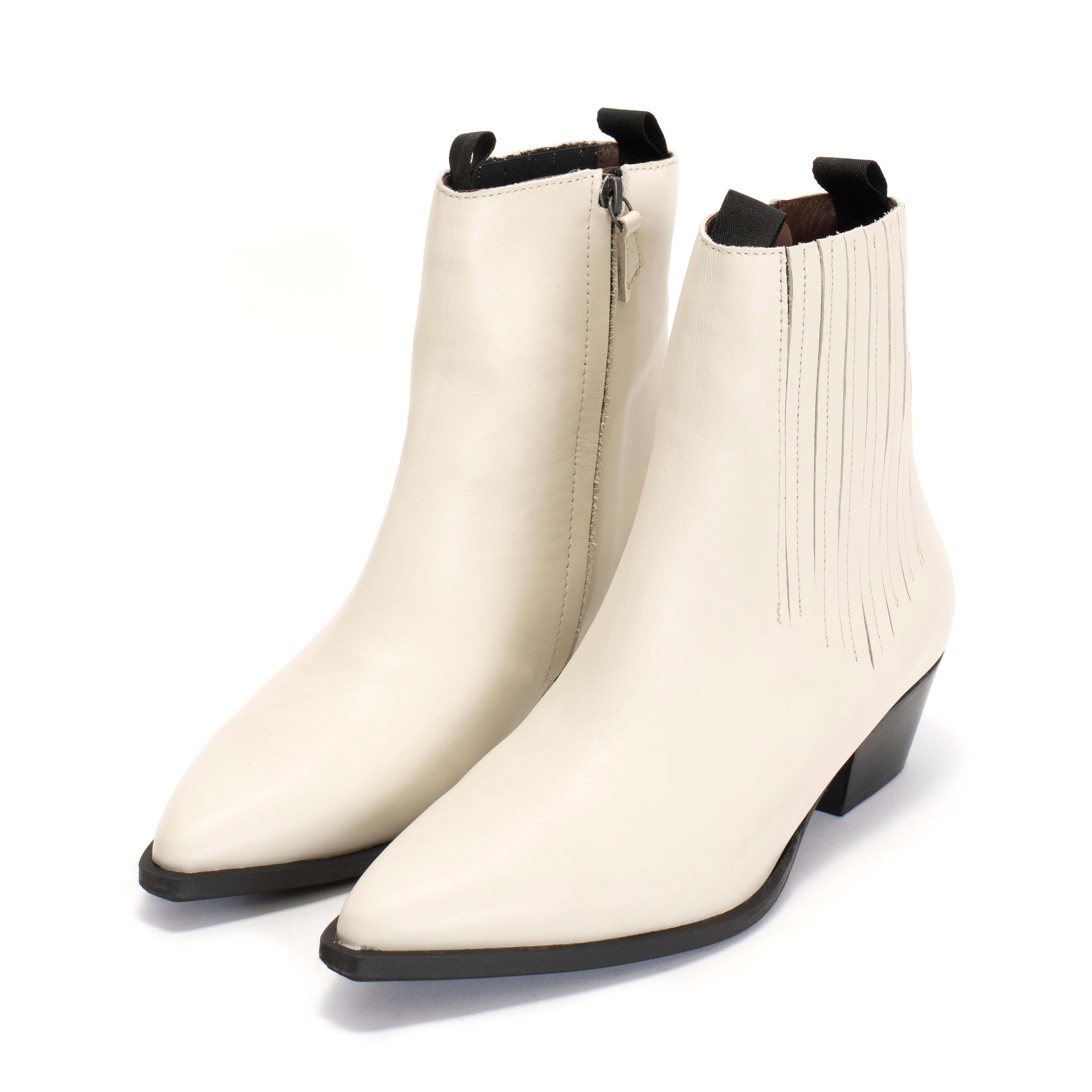 Hachi Soft calf Milk white