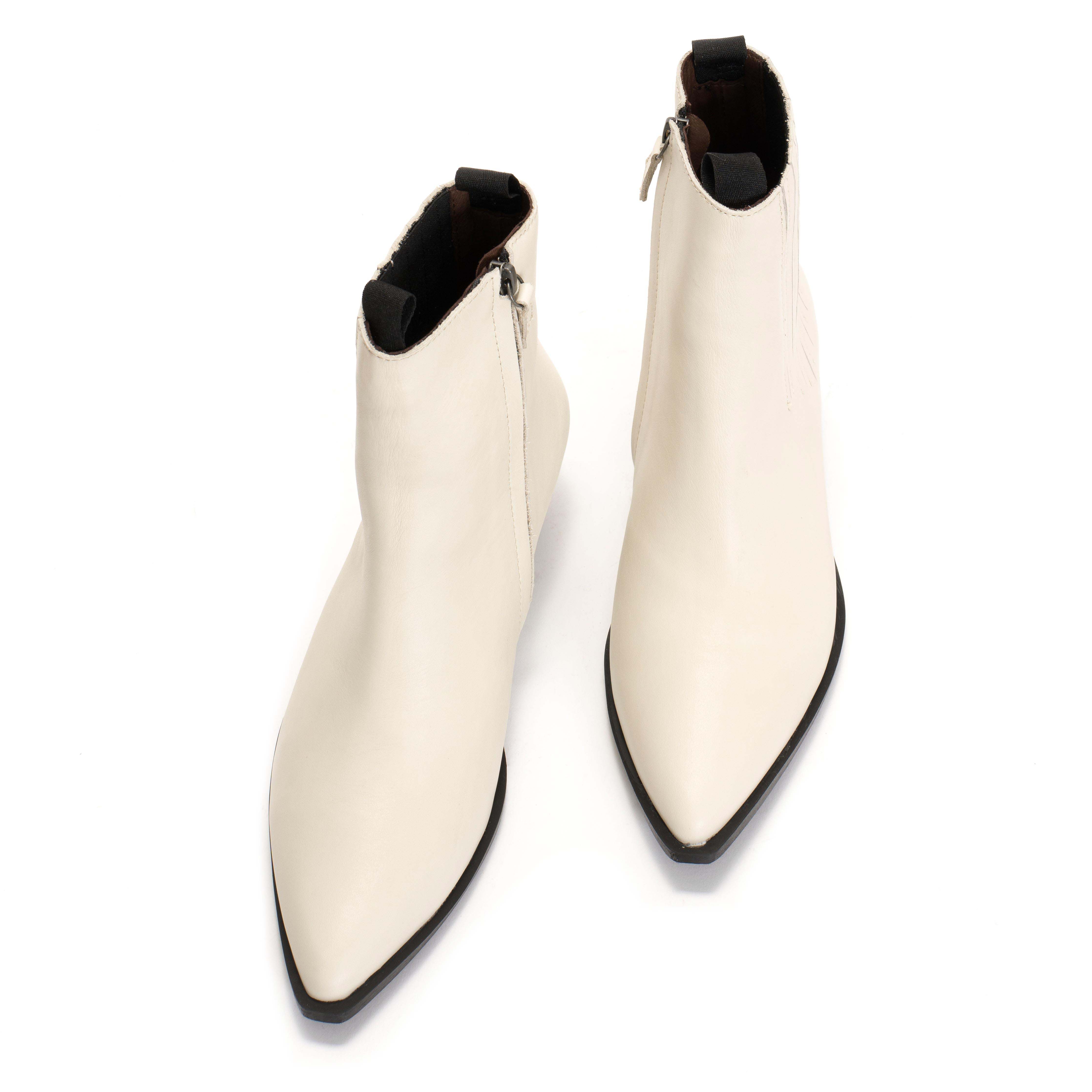 Hachi Soft calf Milk white