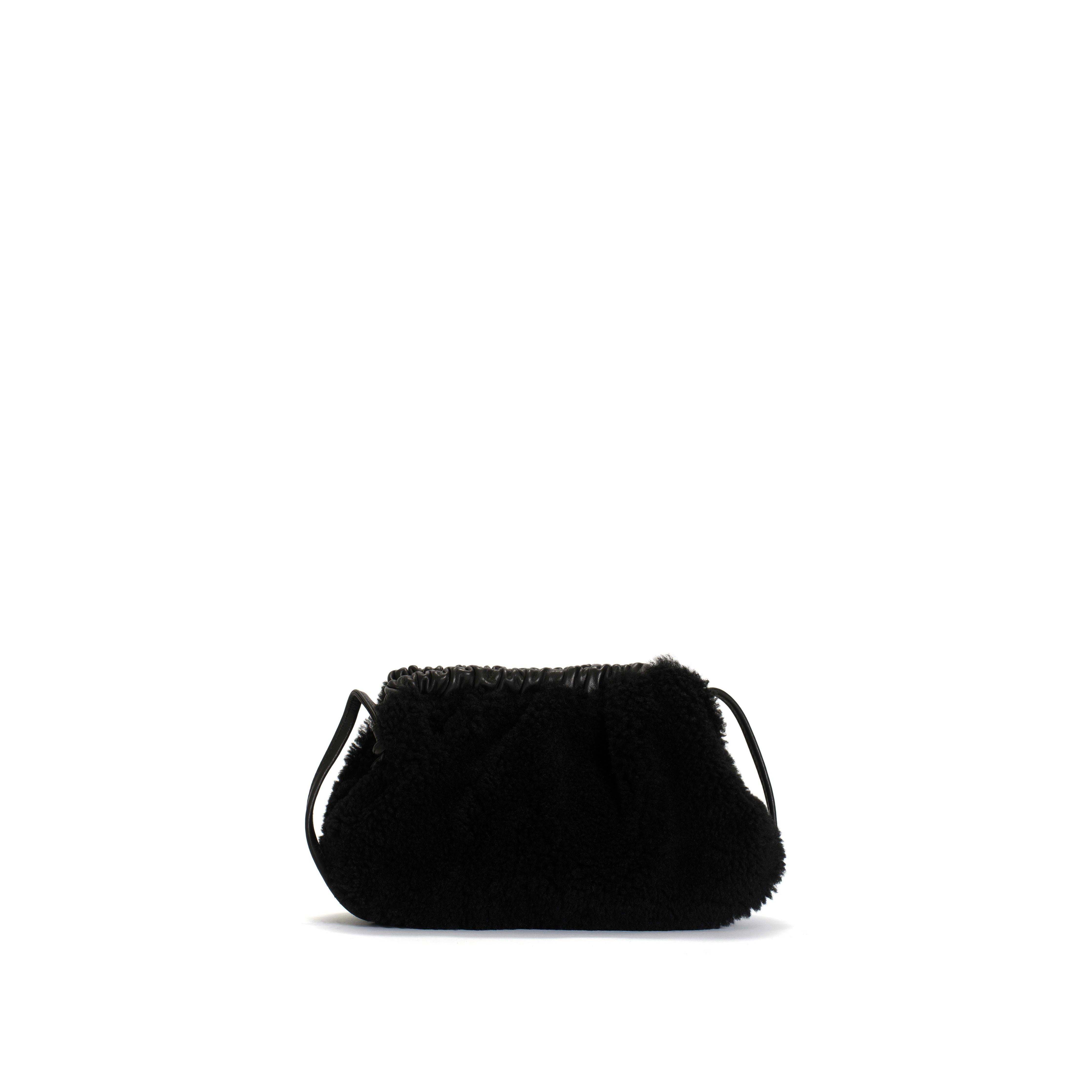 Hally petite cloud bag Lamb shearling & shiny lamb Black