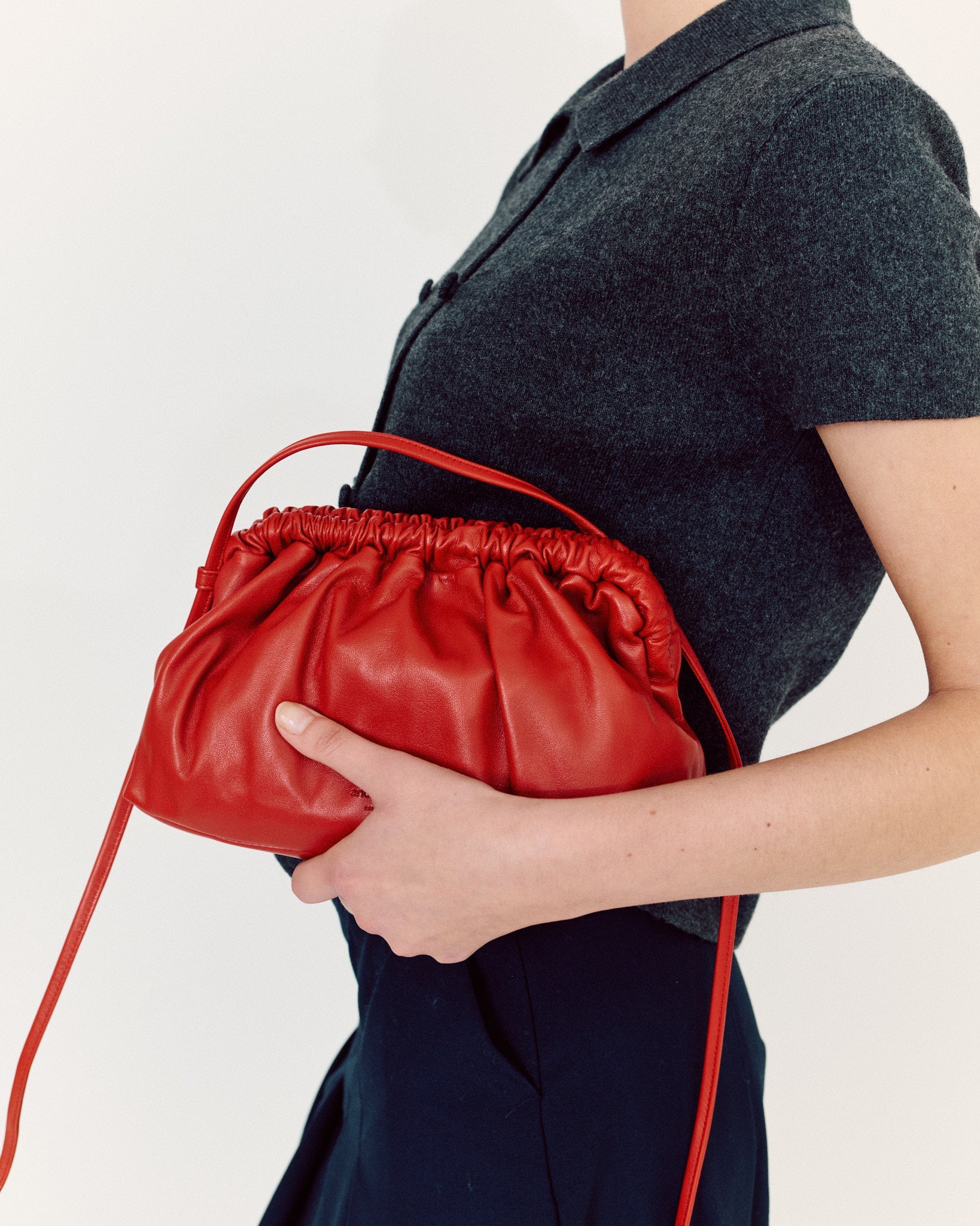 Hally grand cloud bag Shiny lamb Ruby red