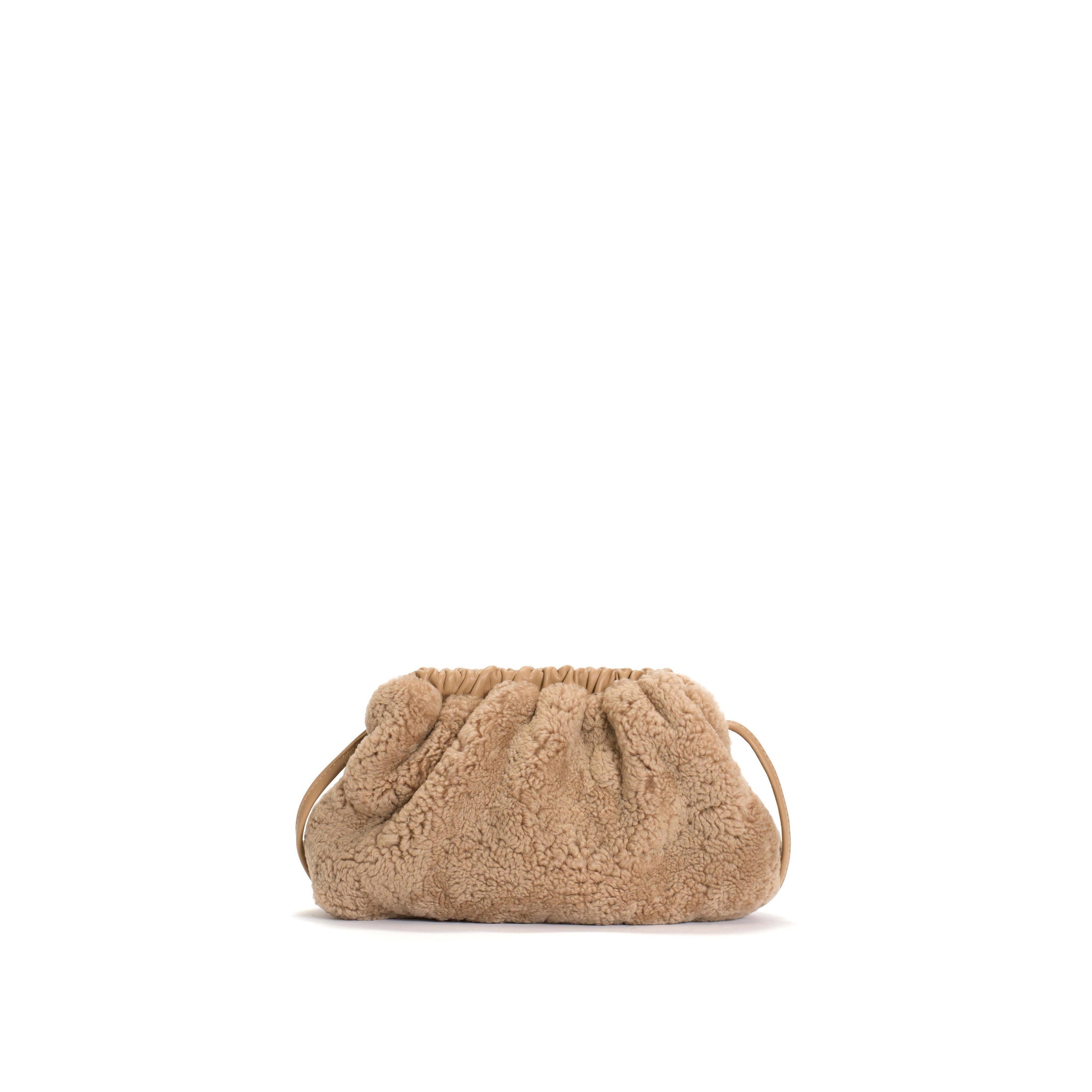 Hally petite cloud bag Lamb shearling & shiny lamb Desert sand