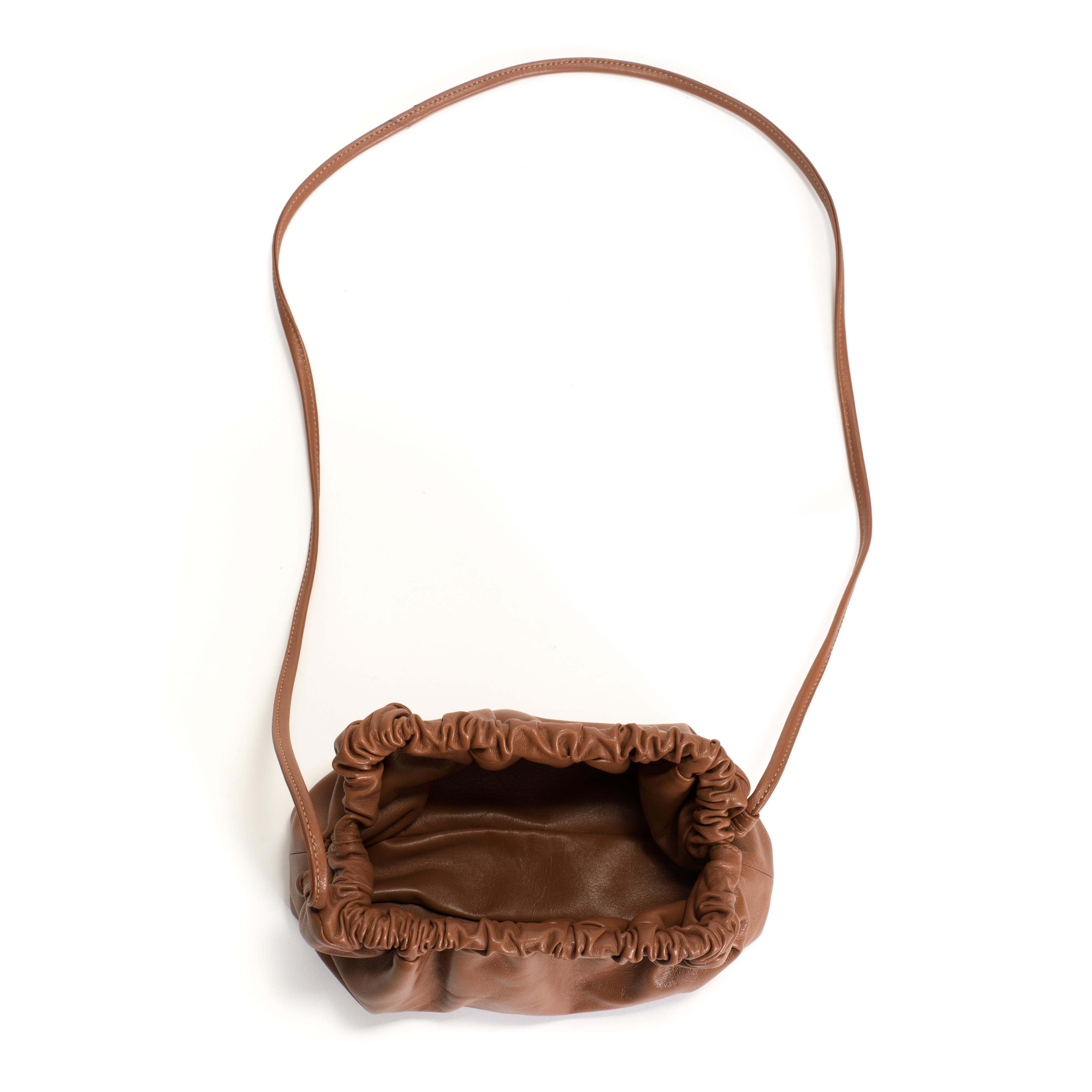 Hally petite cloud bag Shiny lamb Hazelnut