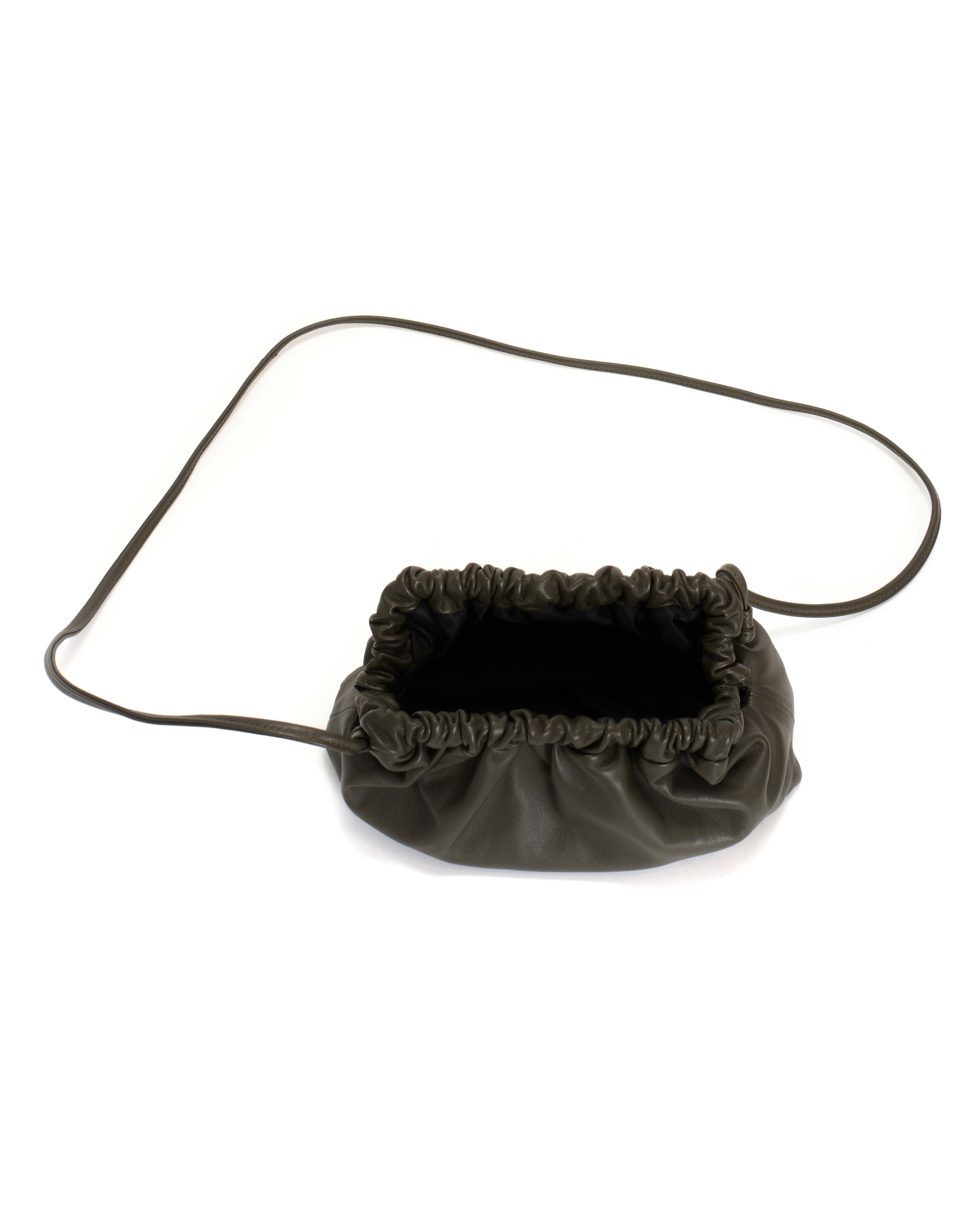 Hally petite cloud bag Shiny lamb Olive green
