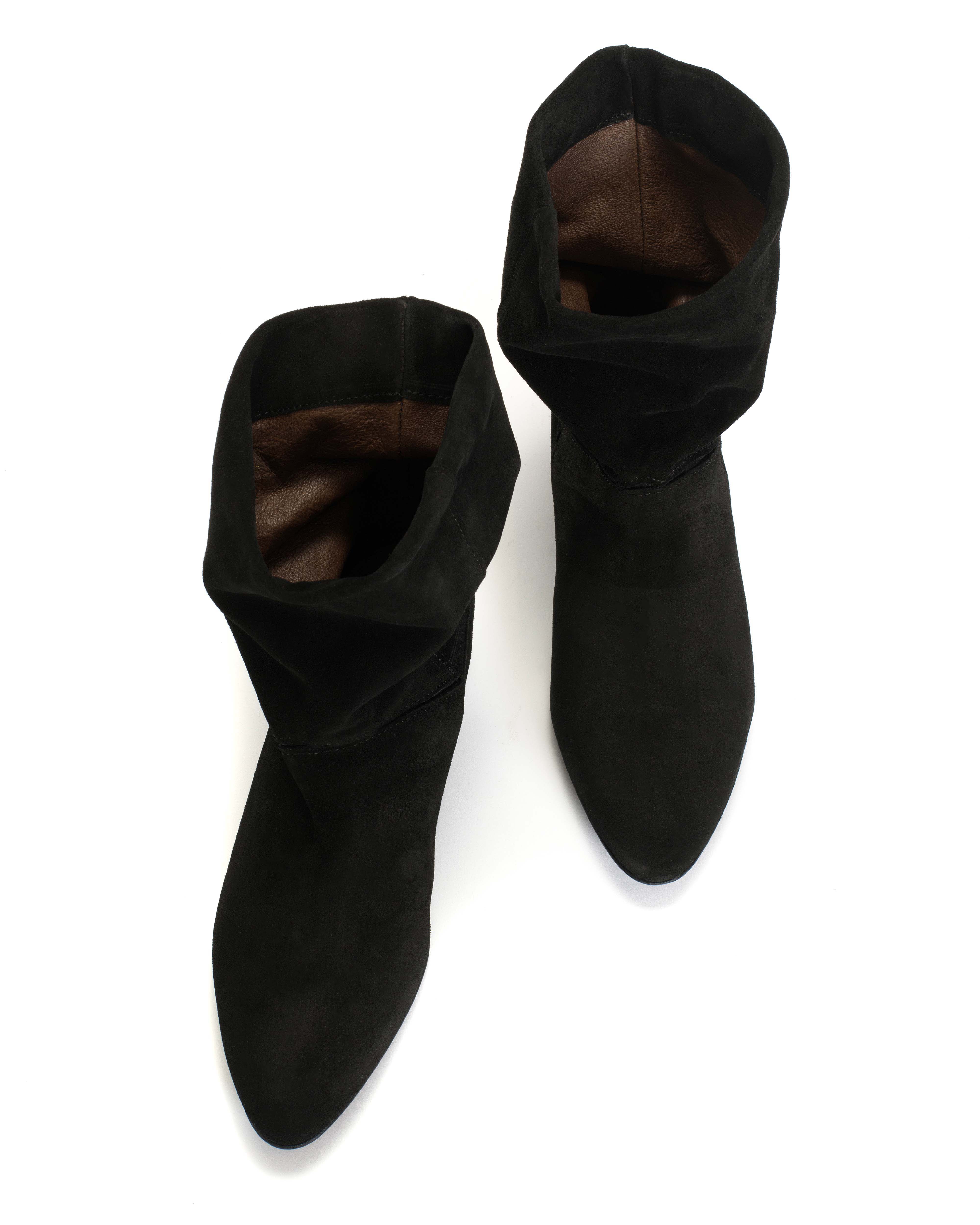 Jassi 20 Calf suede & sleek leather Black