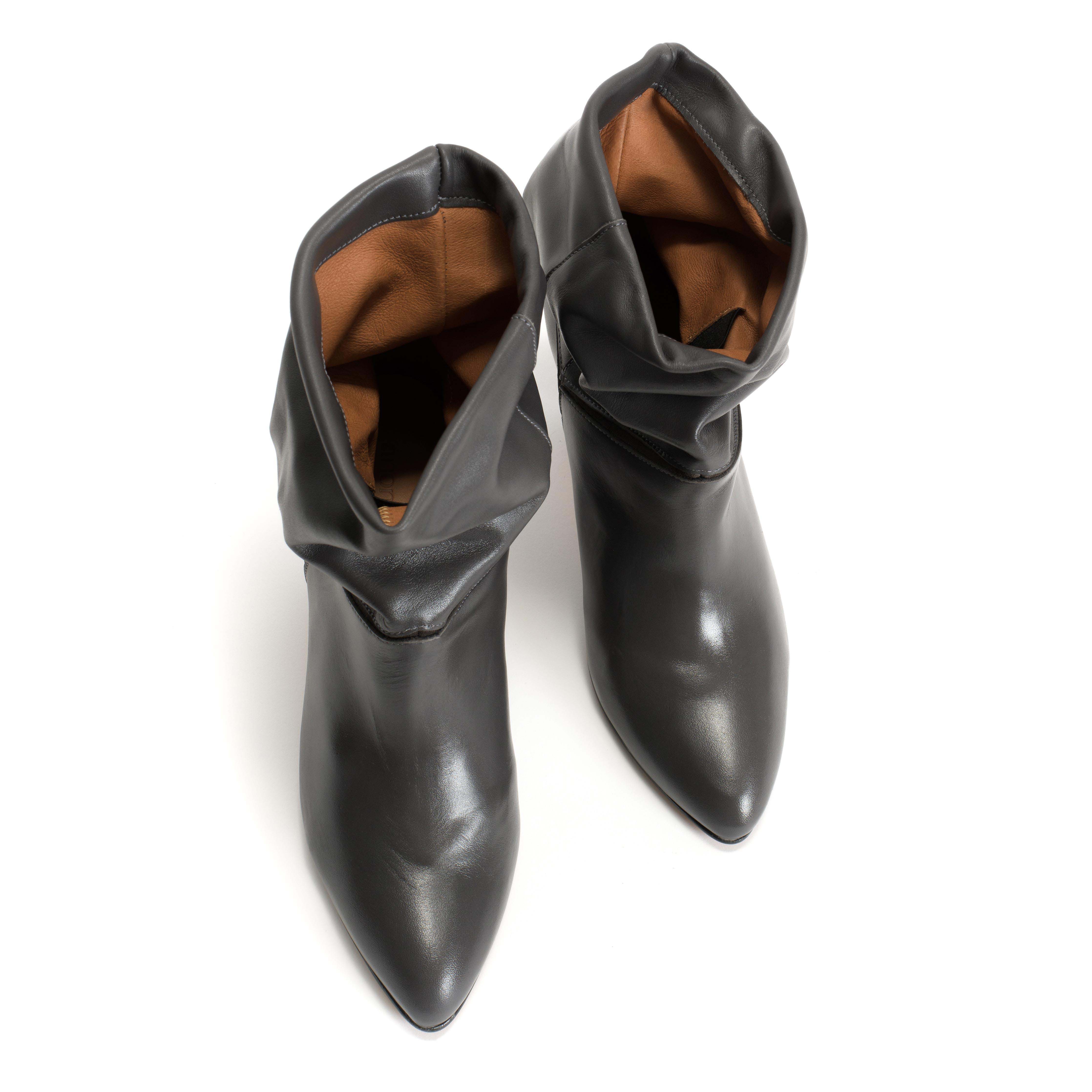 Jassi 50 stiletto Soft calf & suede leather Dusty grey & shark grey