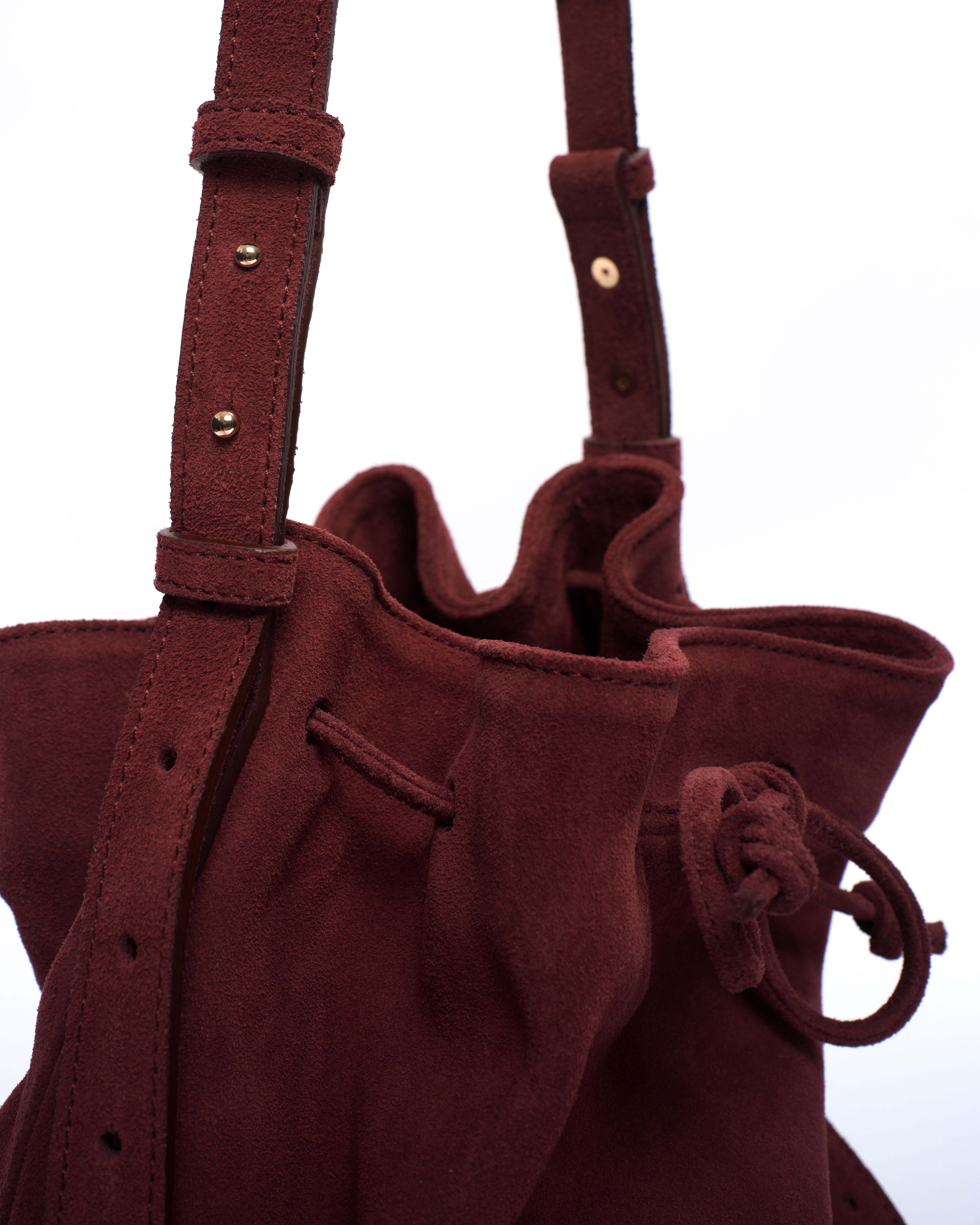 Kacey grand bucket bag Calf suede Pomegranate