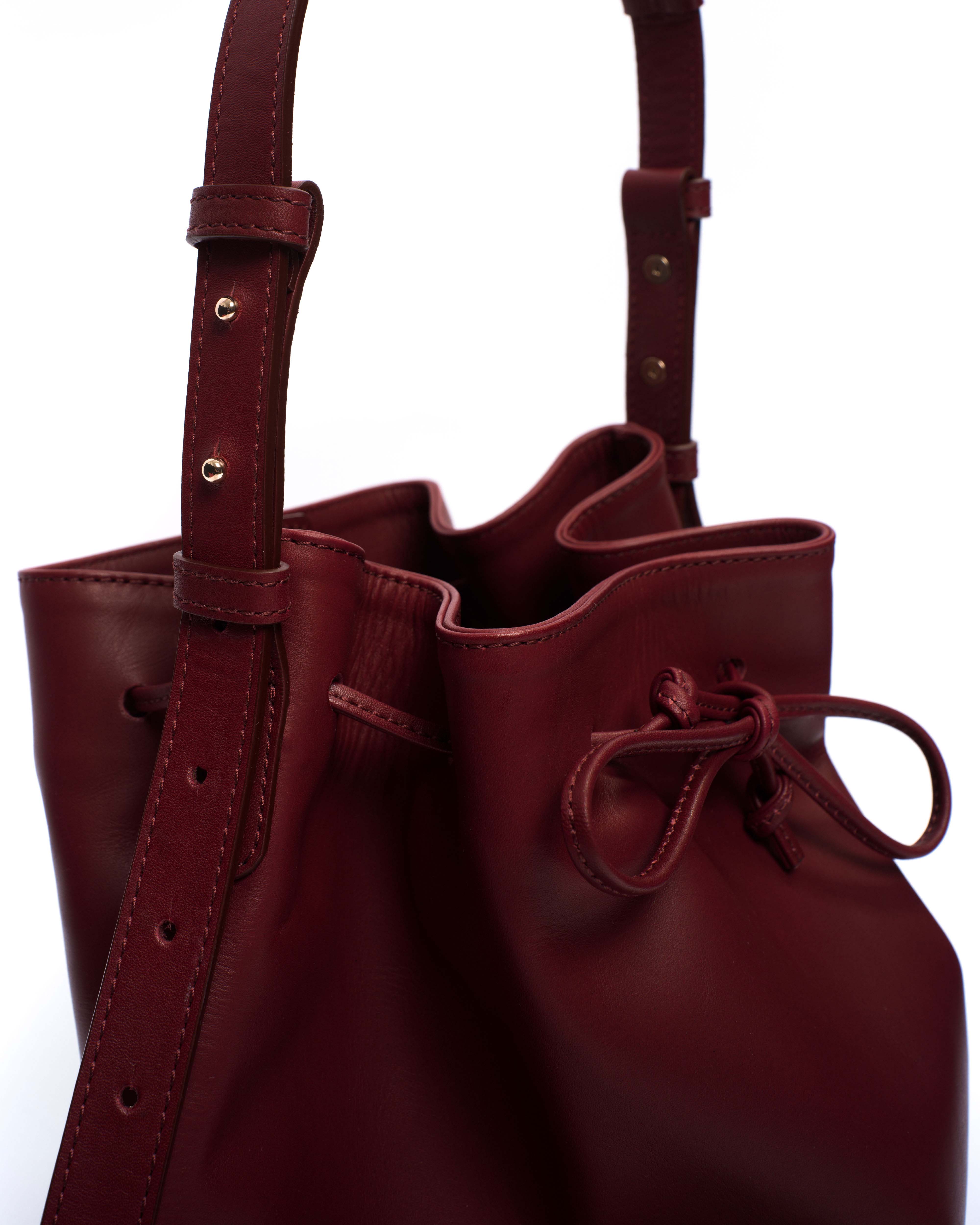 Kacey grand bucket bag Soft calf Pomegranate