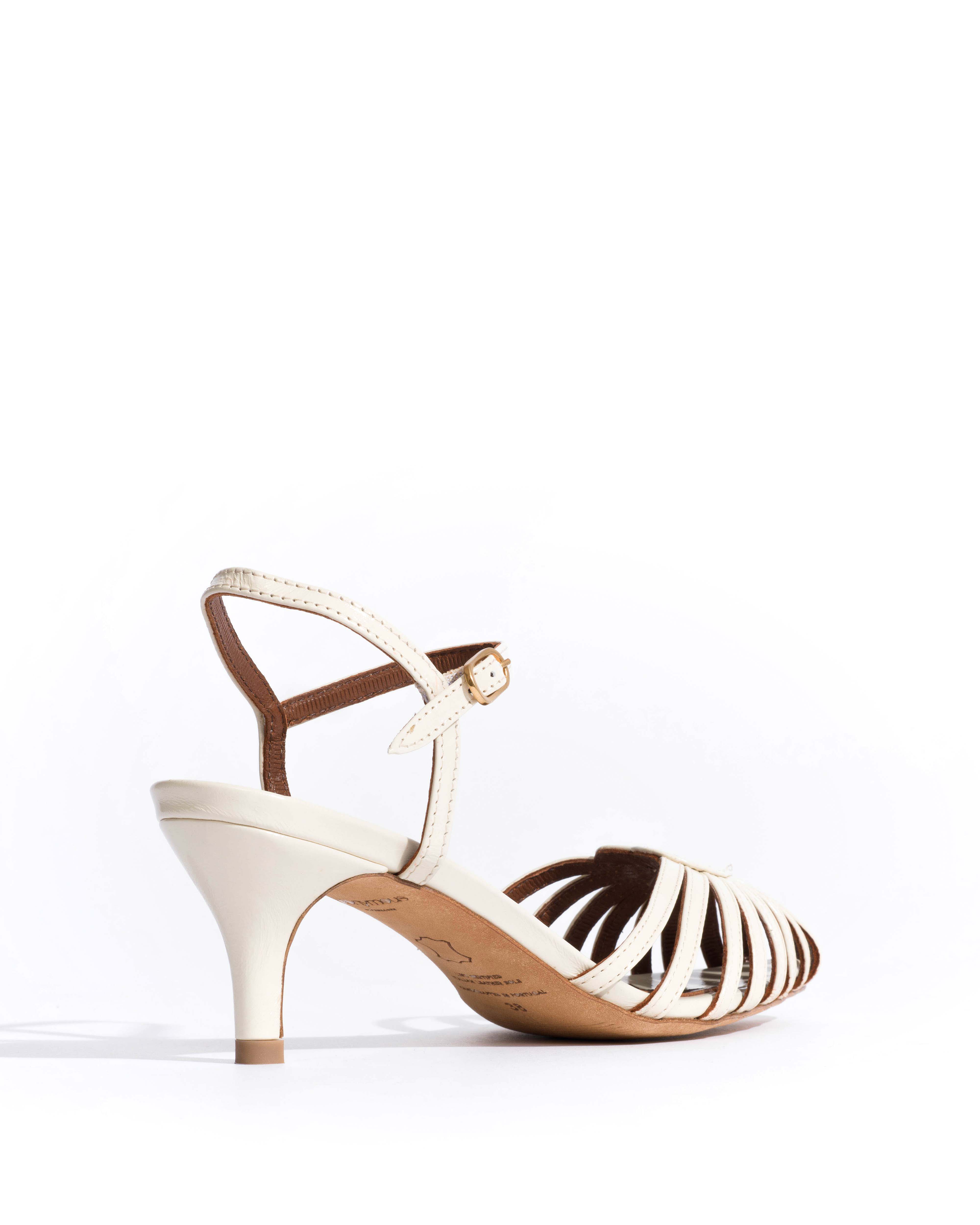 Keesha 55 Crinkled polished goat White sand