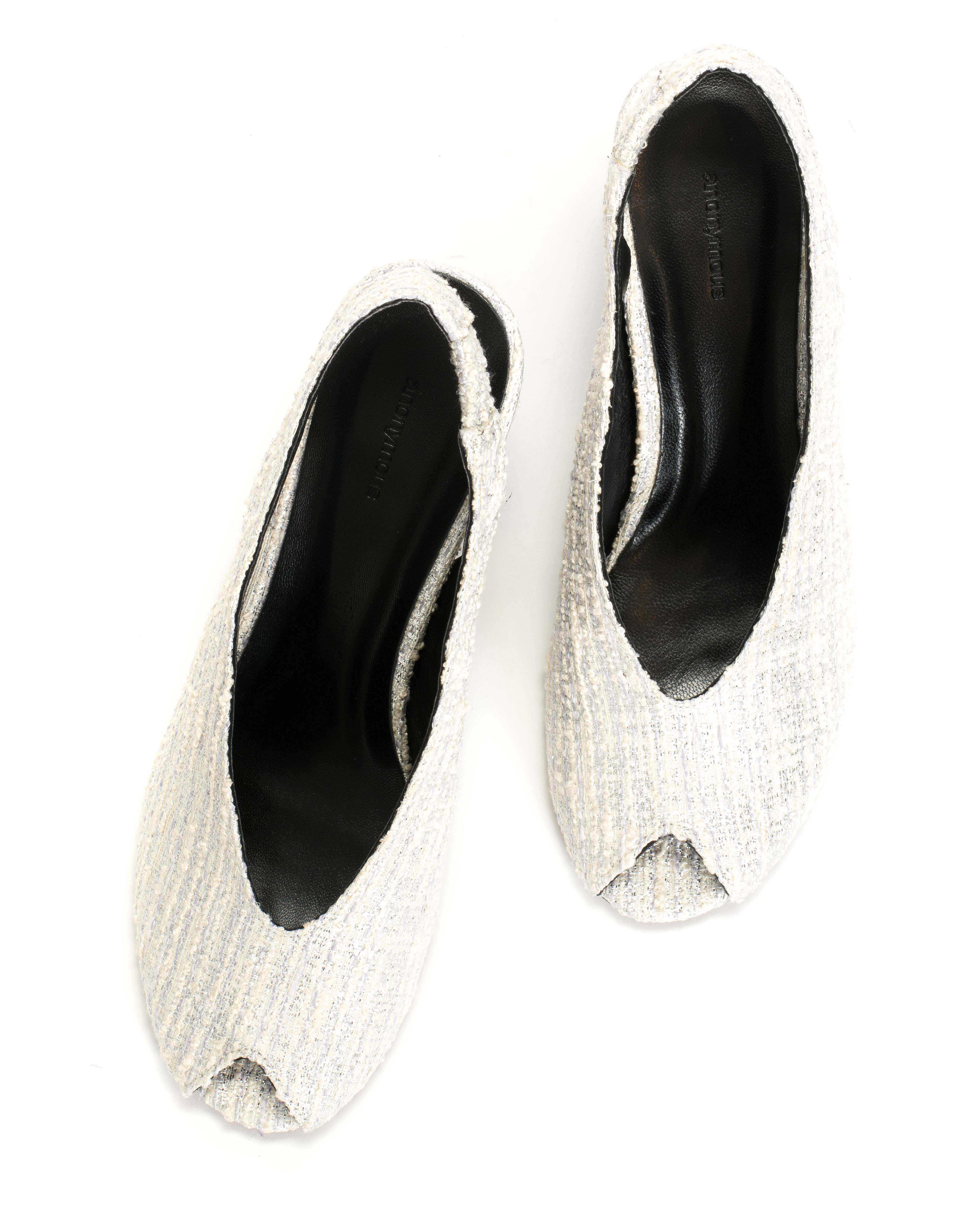 Maia Boucle & silky lamb Oyster purple & black