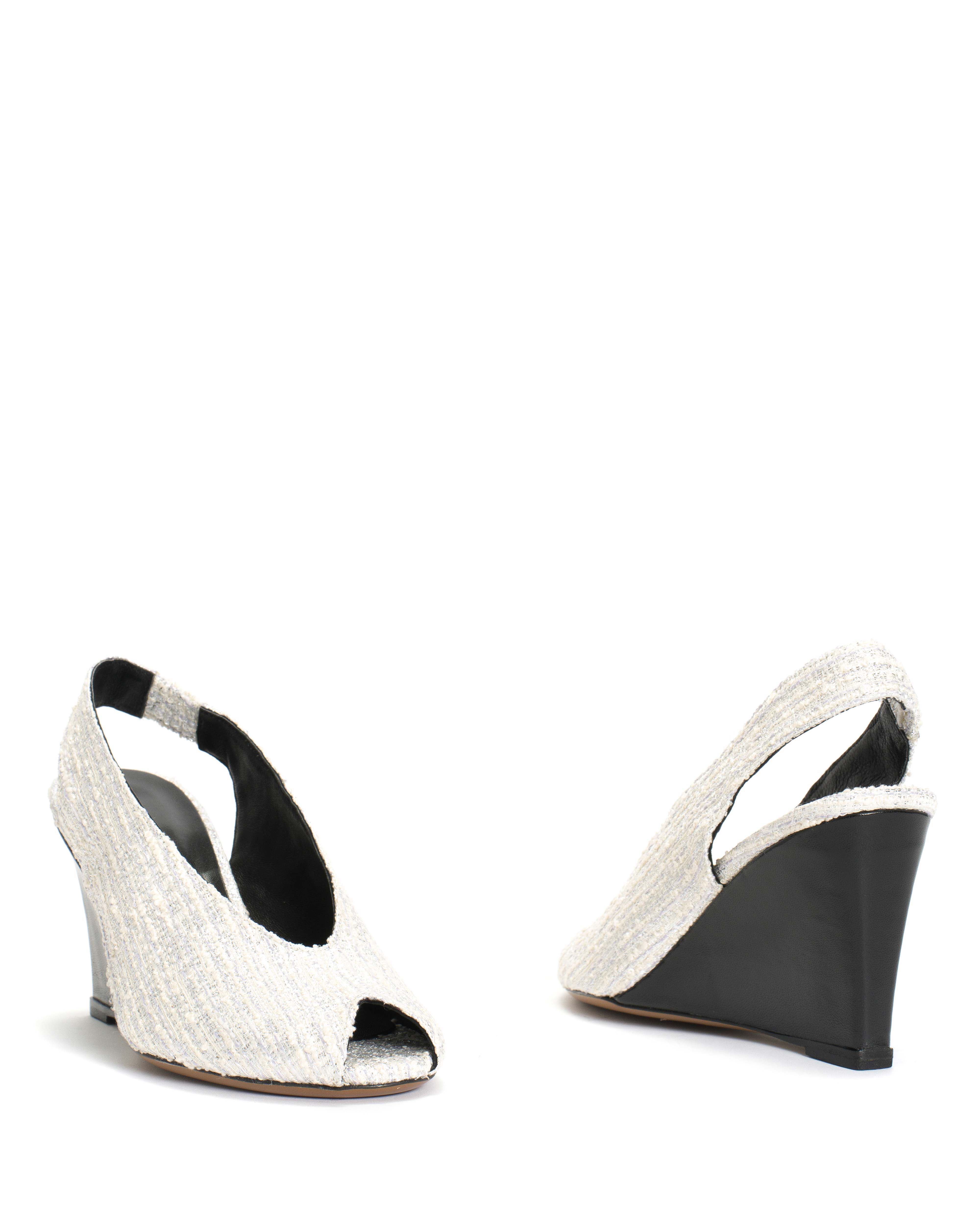 Maia Boucle & silky lamb Oyster purple & black