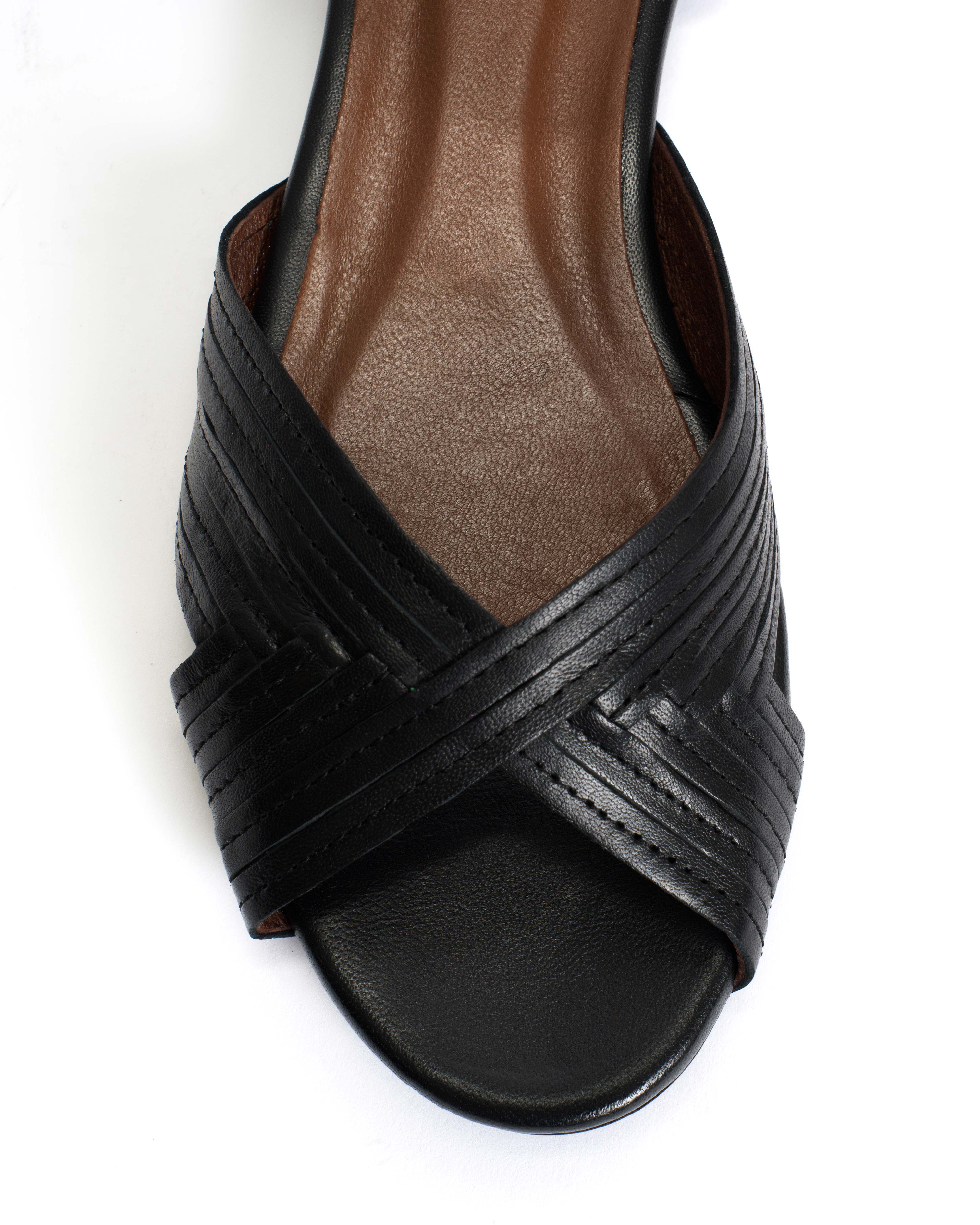 Niabi 10 Shiny lamb Black