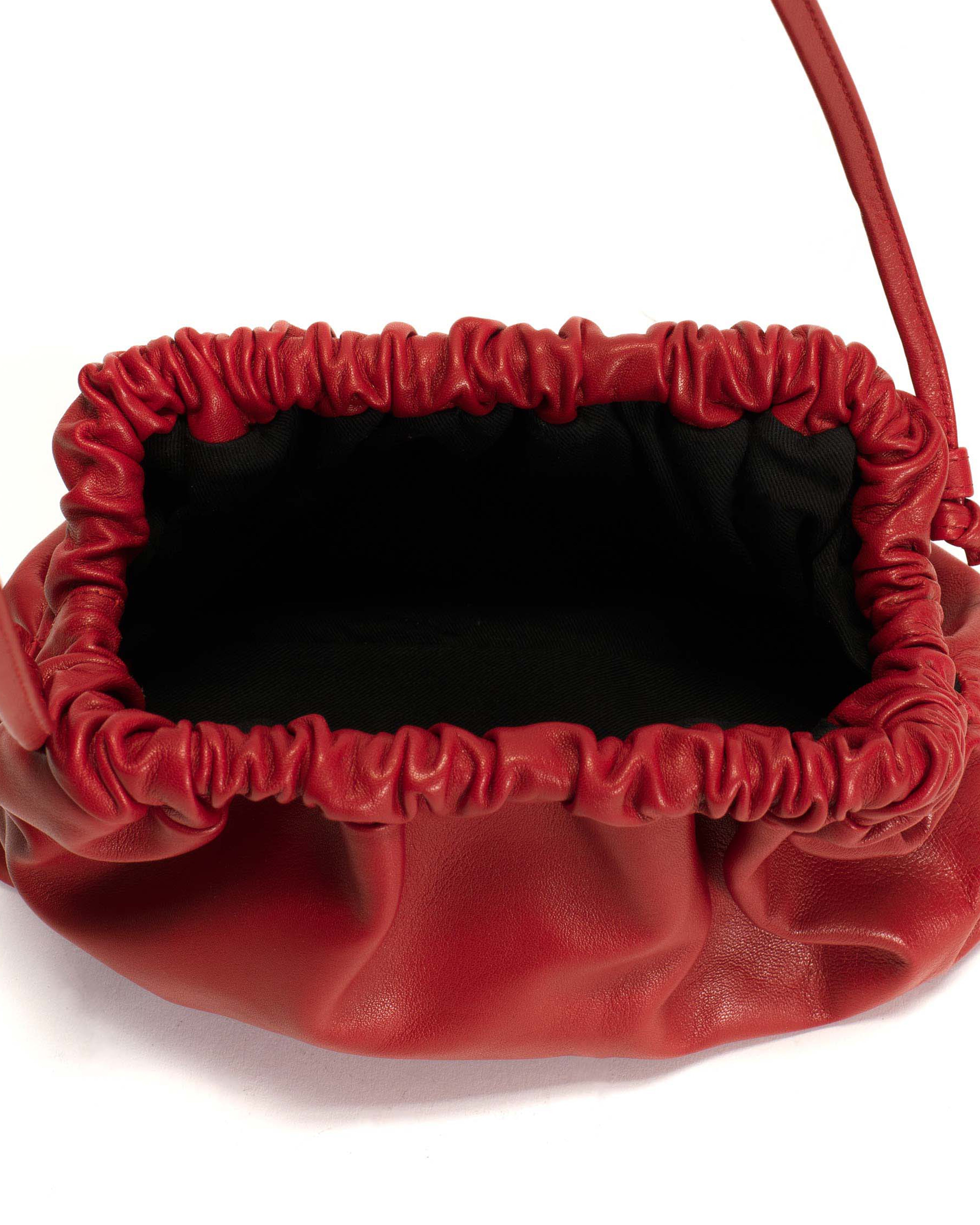 Hally petite cloud bag Shiny lamb Ruby red