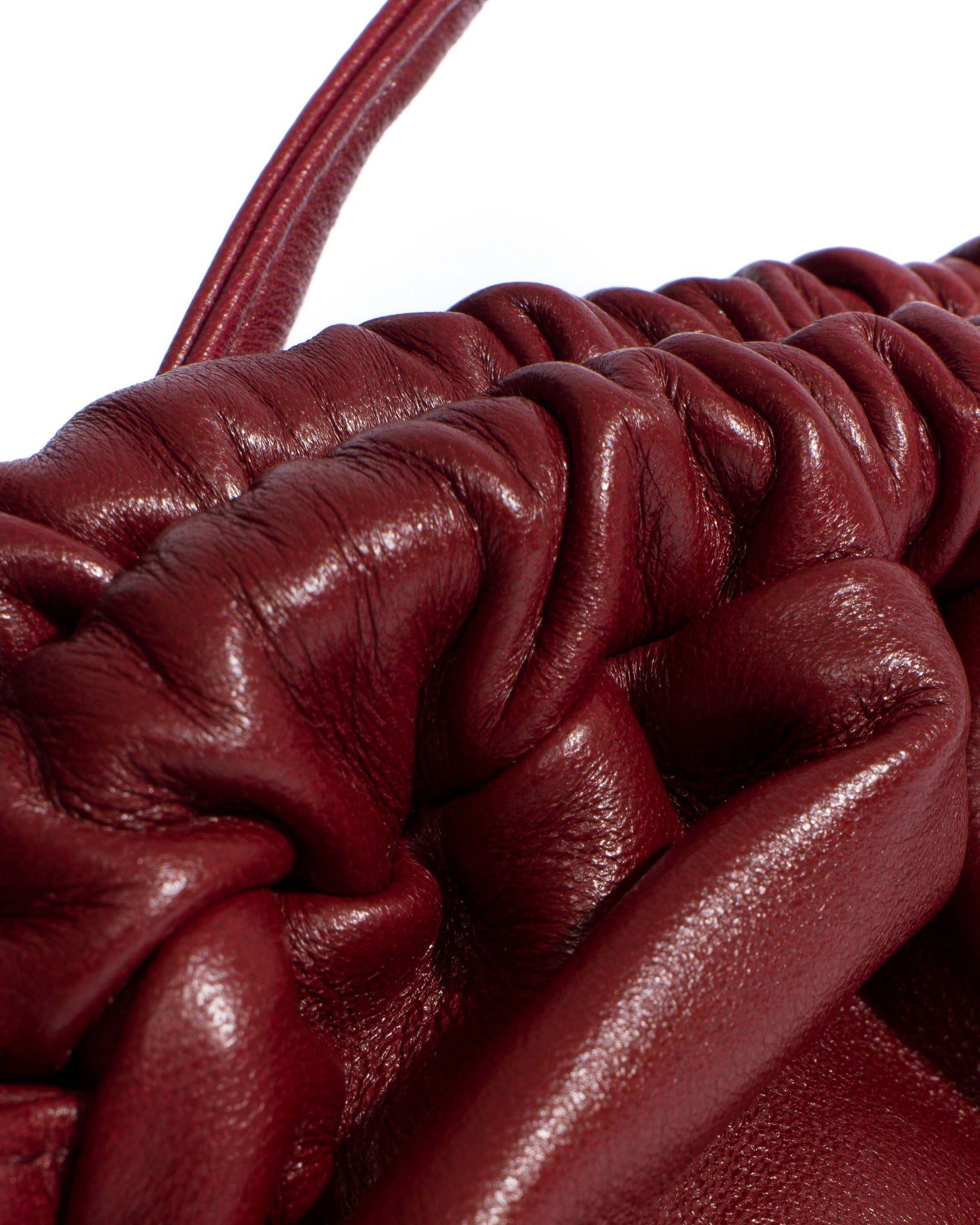 Hally petite cloud bag Shiny lamb Pomegranate