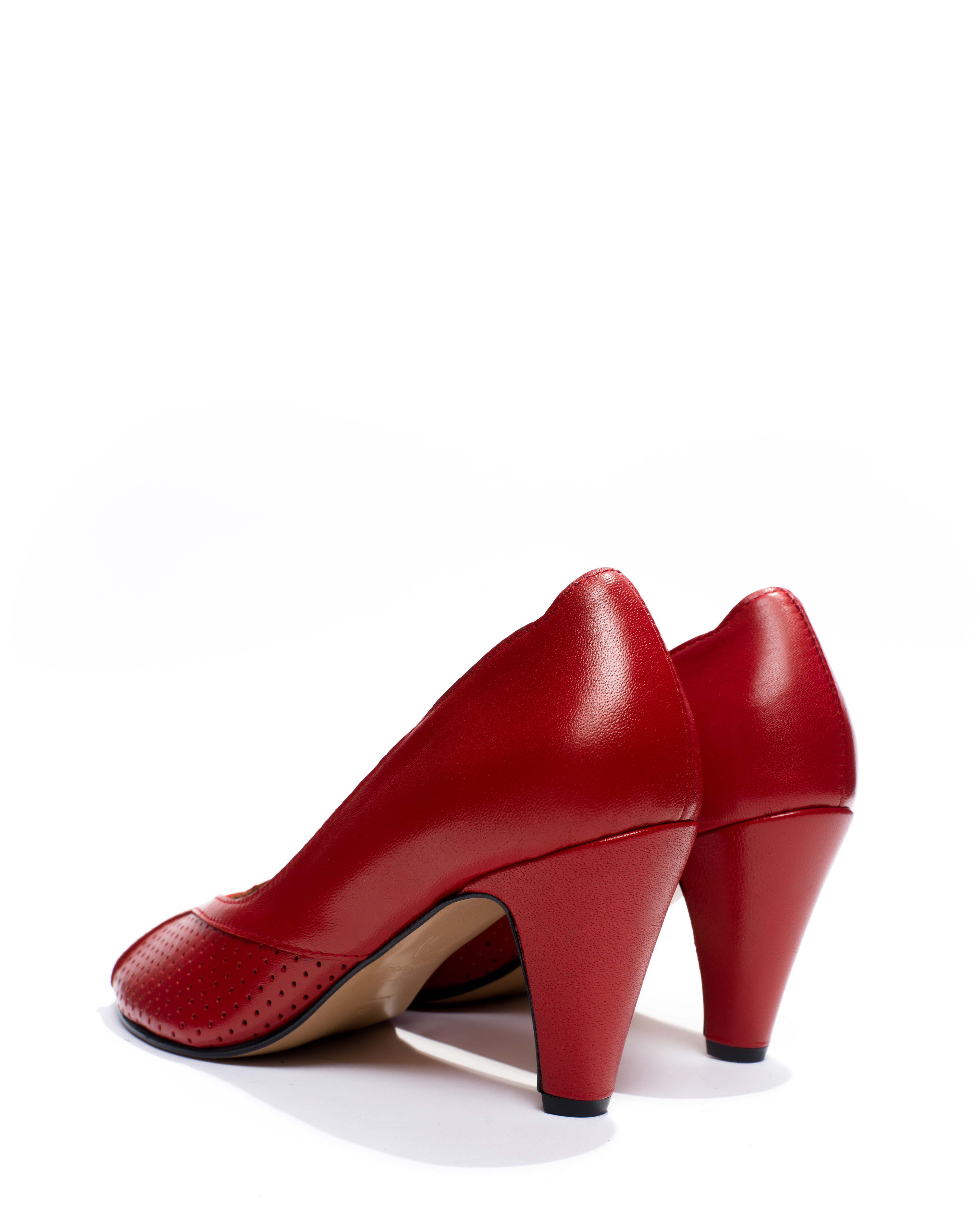 Alania Shiny lamb Ruby red