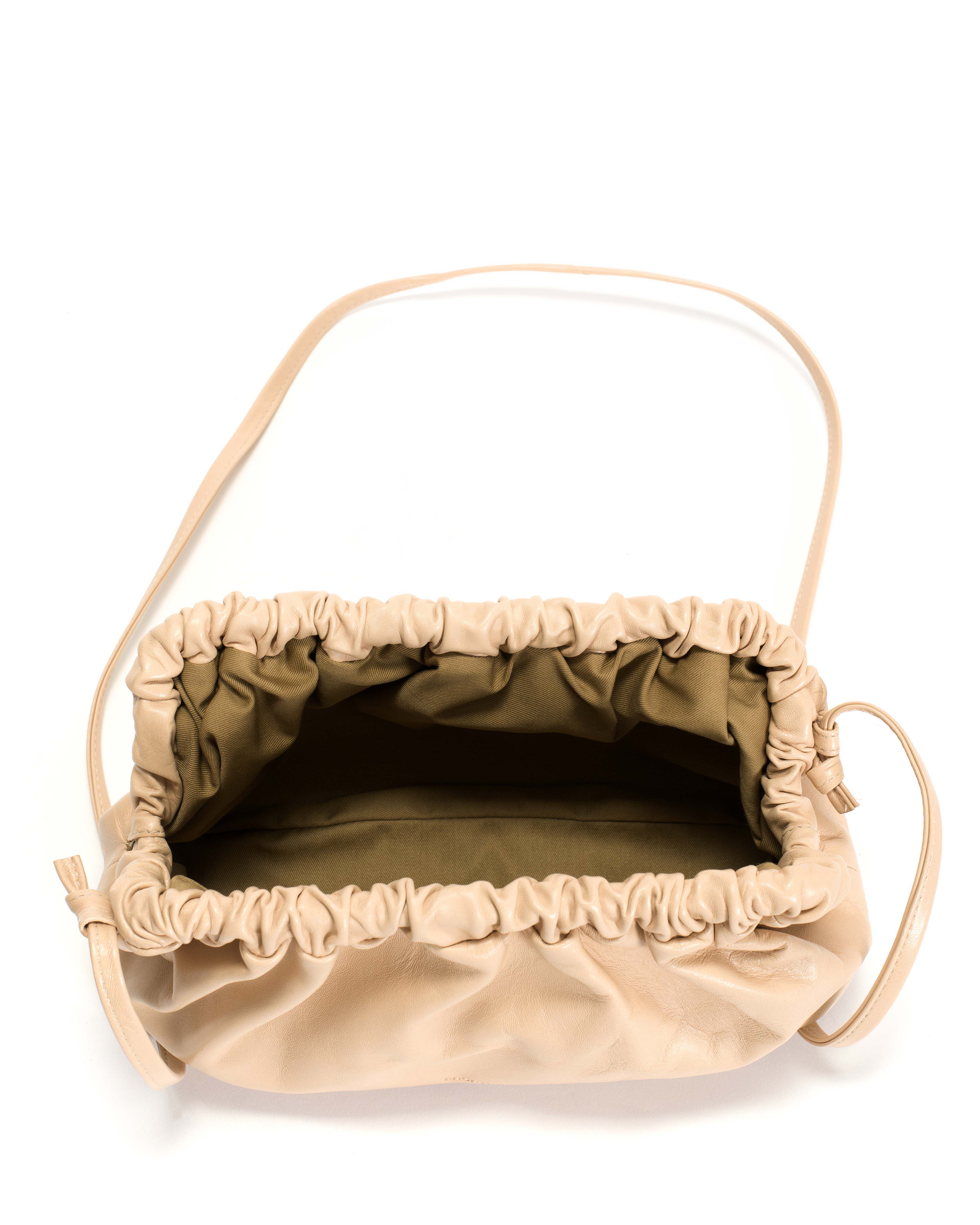 Hally grand cloud bag Shiny lamb Vanilla cream