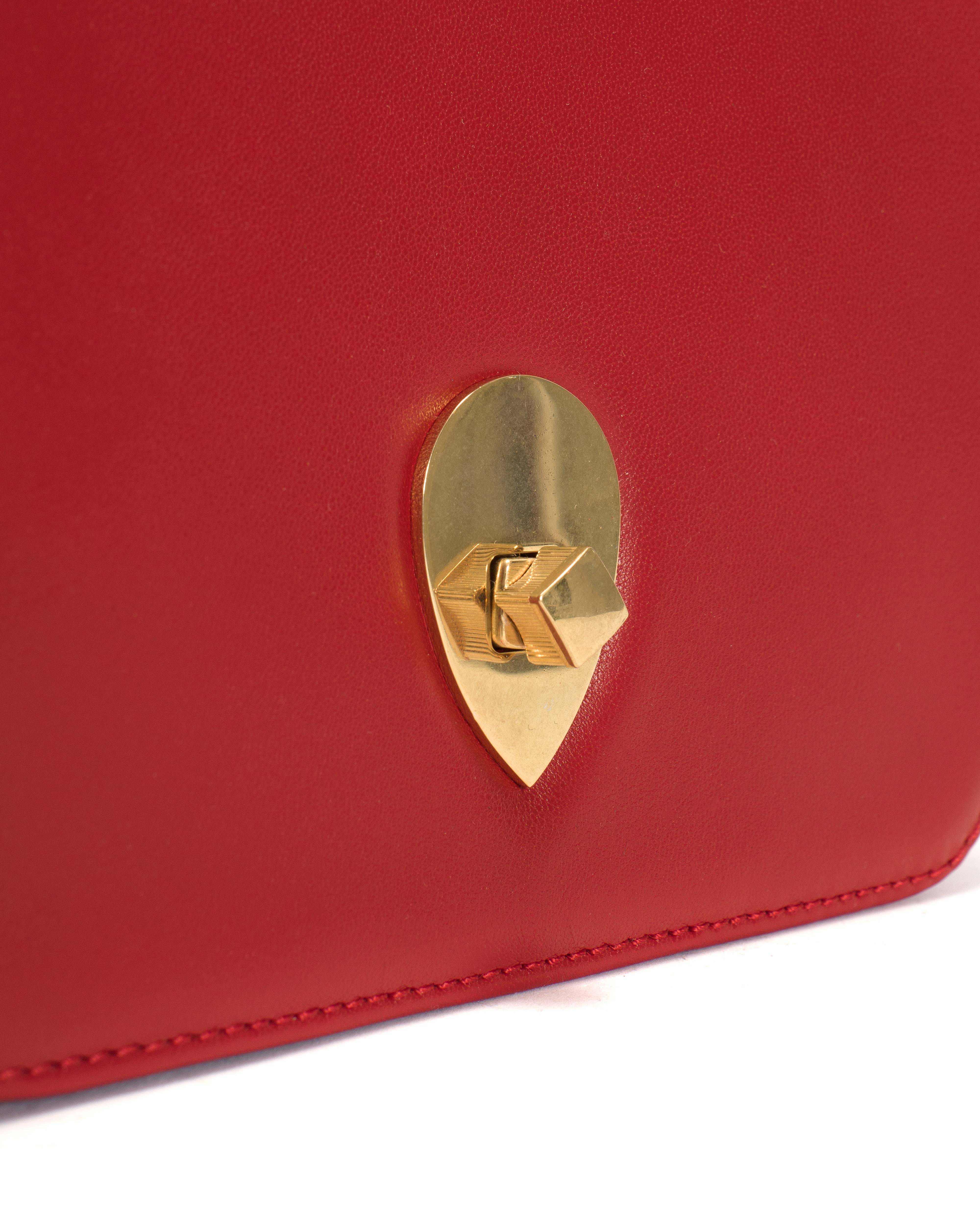 Nielle petite crossover bag Shiny lamb Ruby red