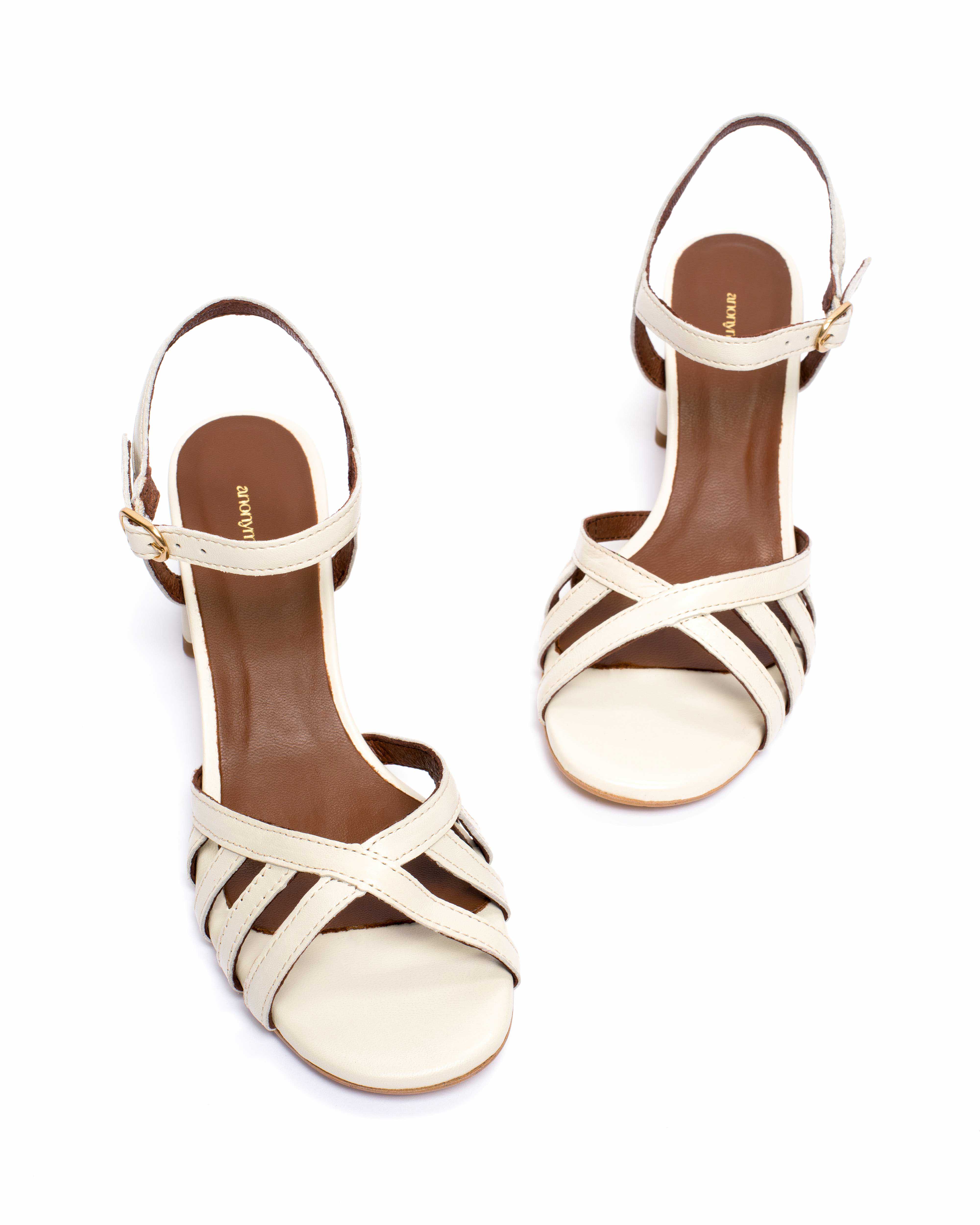Issi 55 Shiny lamb White sand