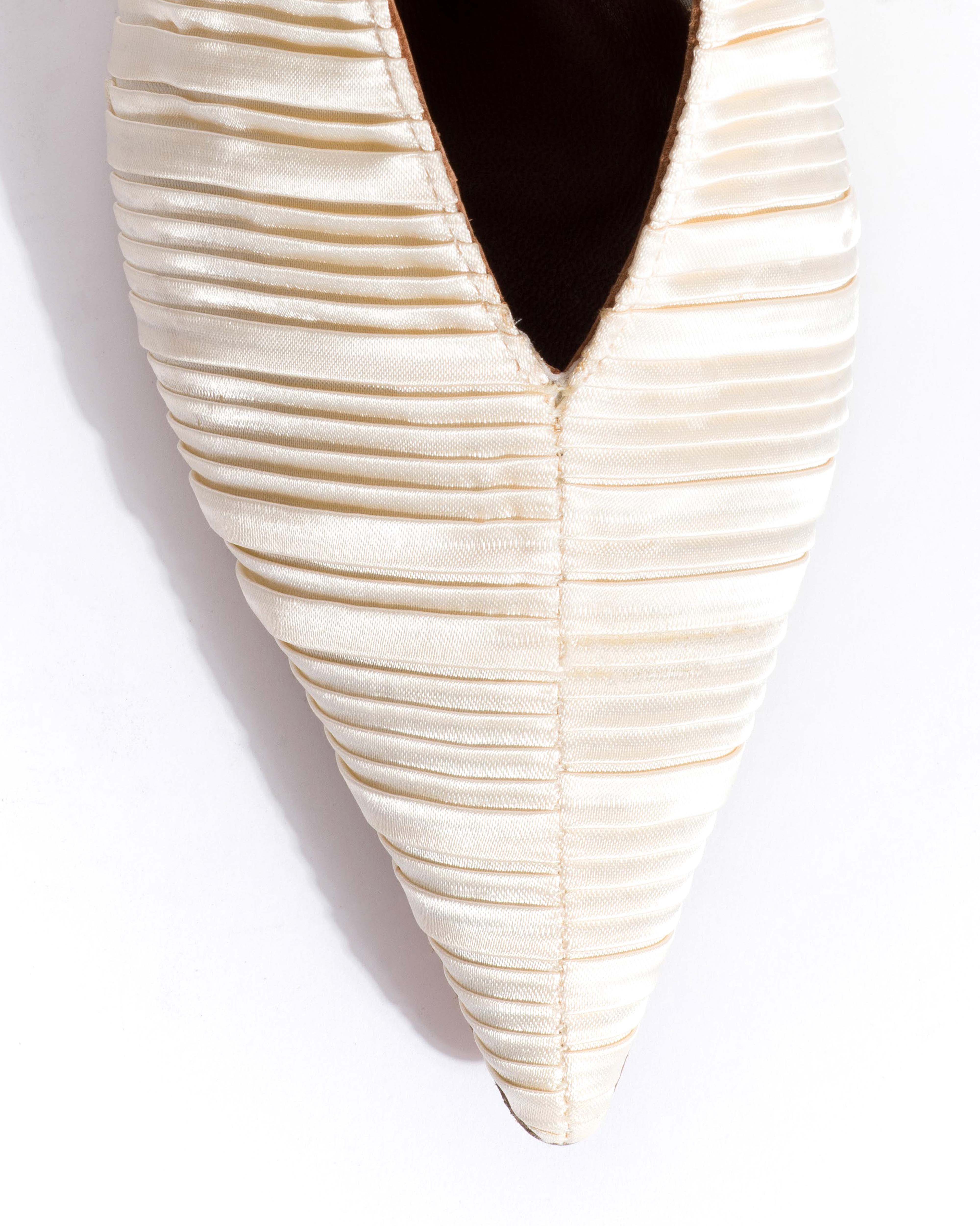 Phia 55 pin Pleated satin Creamy white