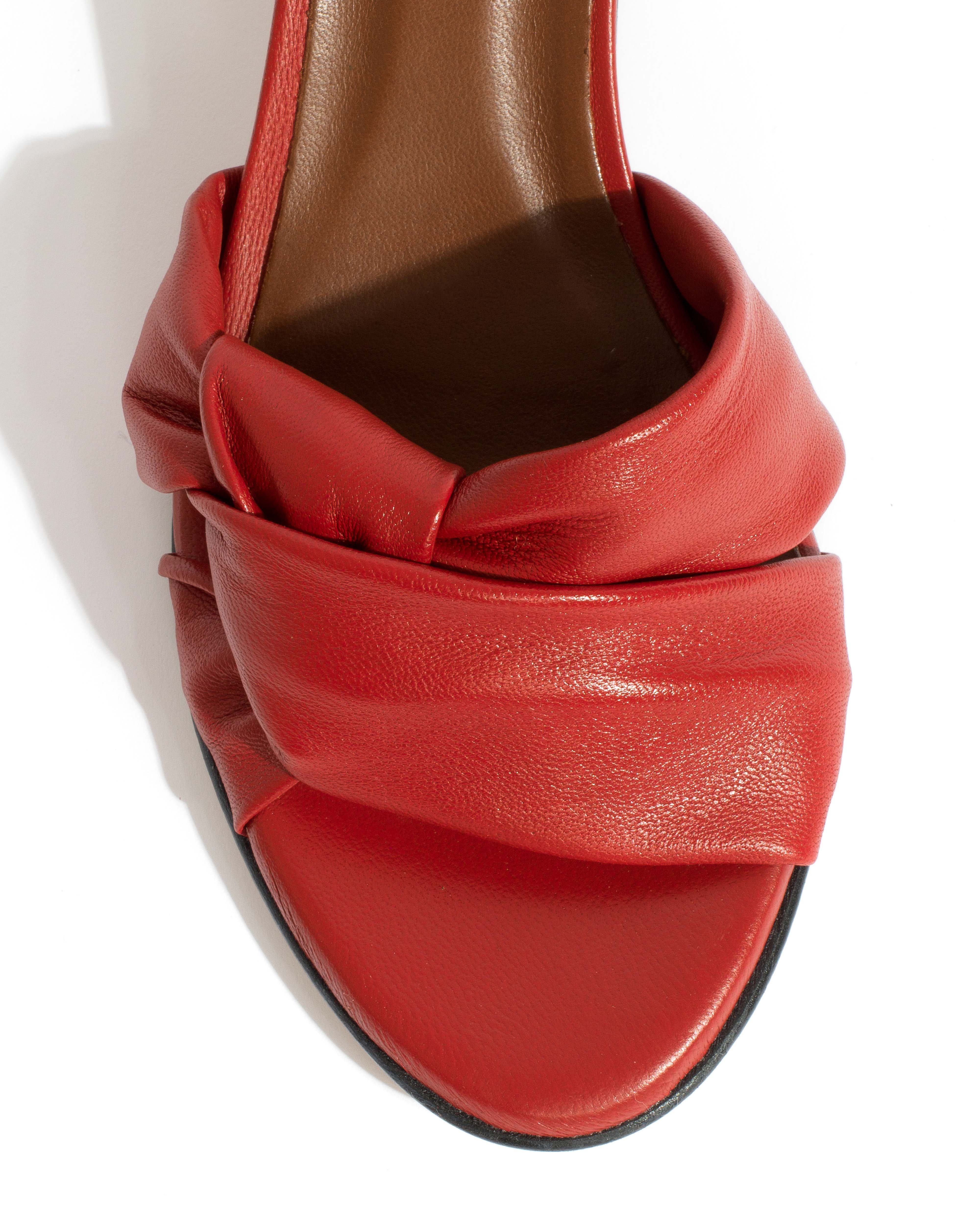 Kamilah 50 stiletto Shiny lamb Ruby red
