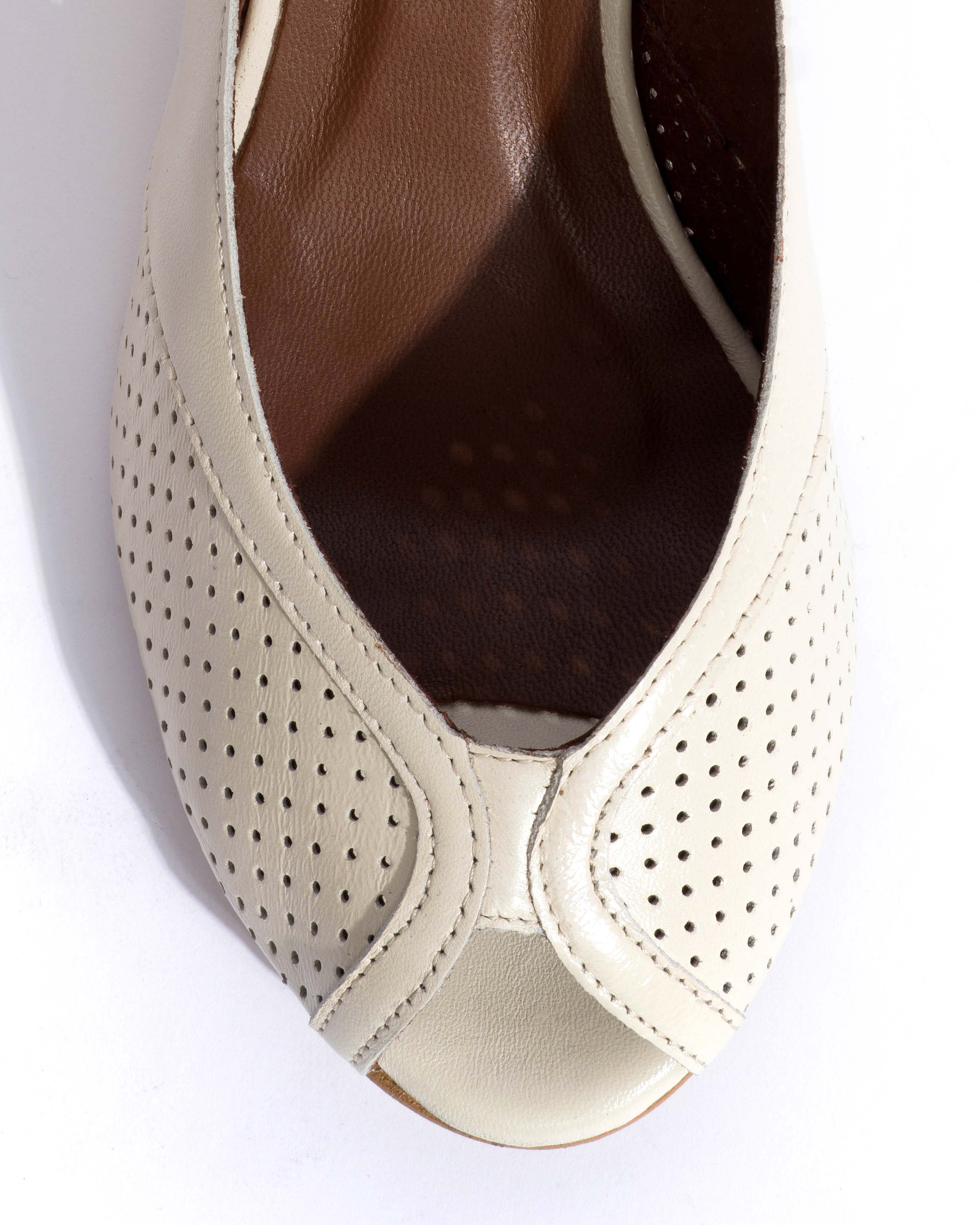 Tiffany stiletto Shiny lamb White sand