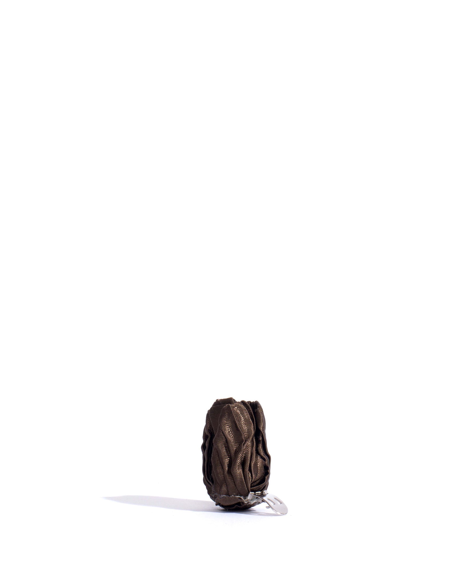 Tulip shoe clip Pleated satin Espresso brown - Anonymous Copenhagen Hair