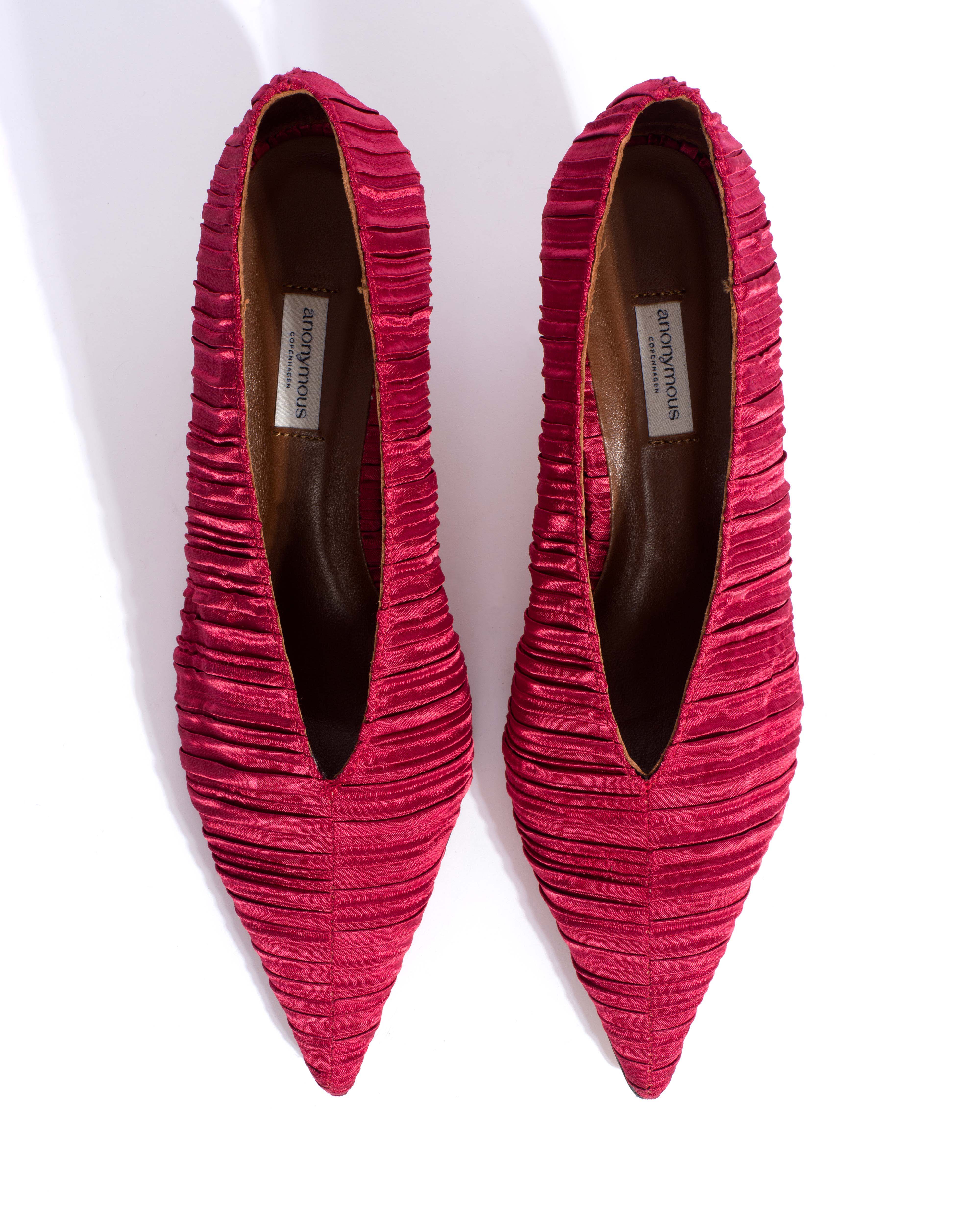 Phia 55 pin Pleated satin Pomegranate