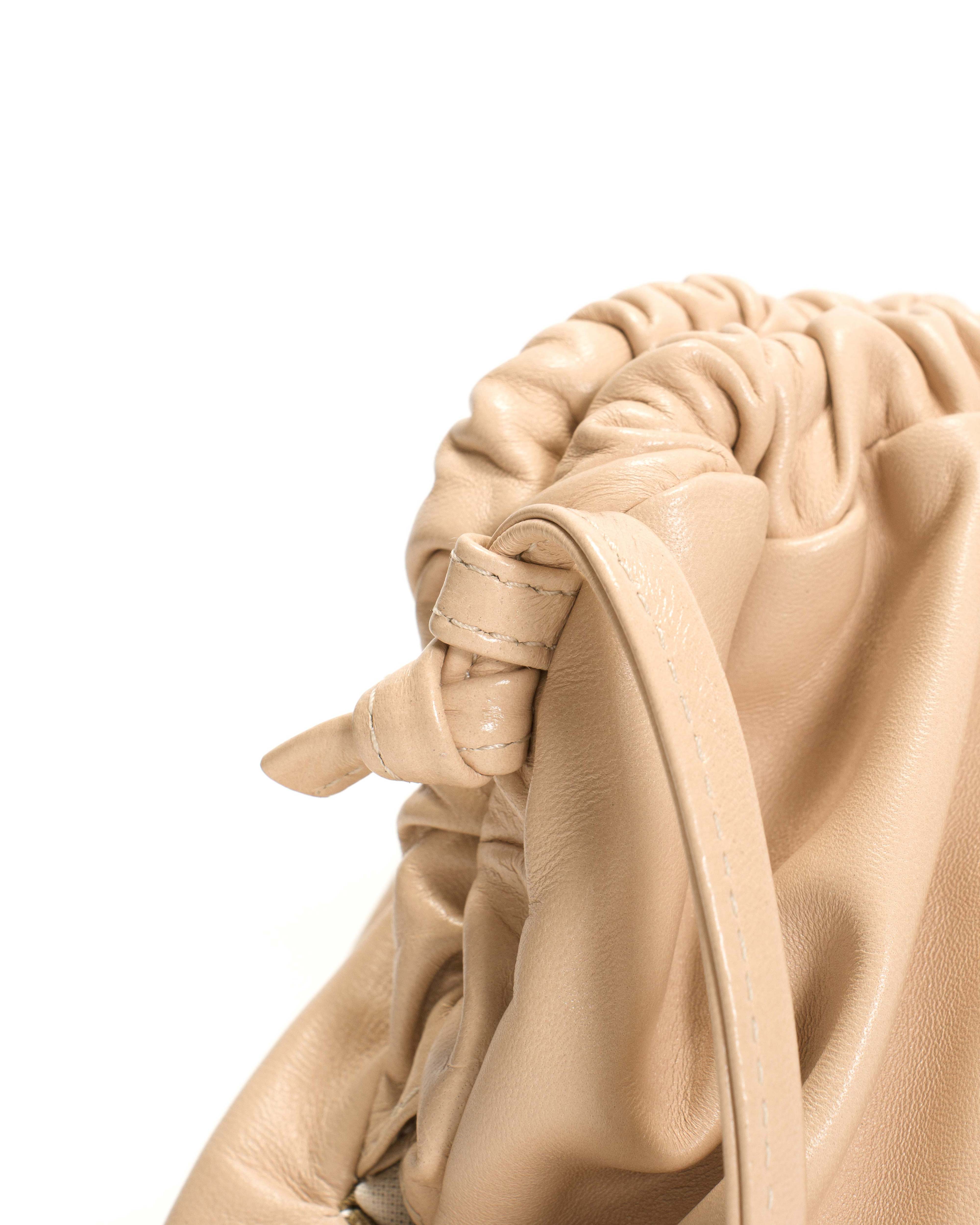 Hally grand cloud bag Shiny lamb Vanilla cream